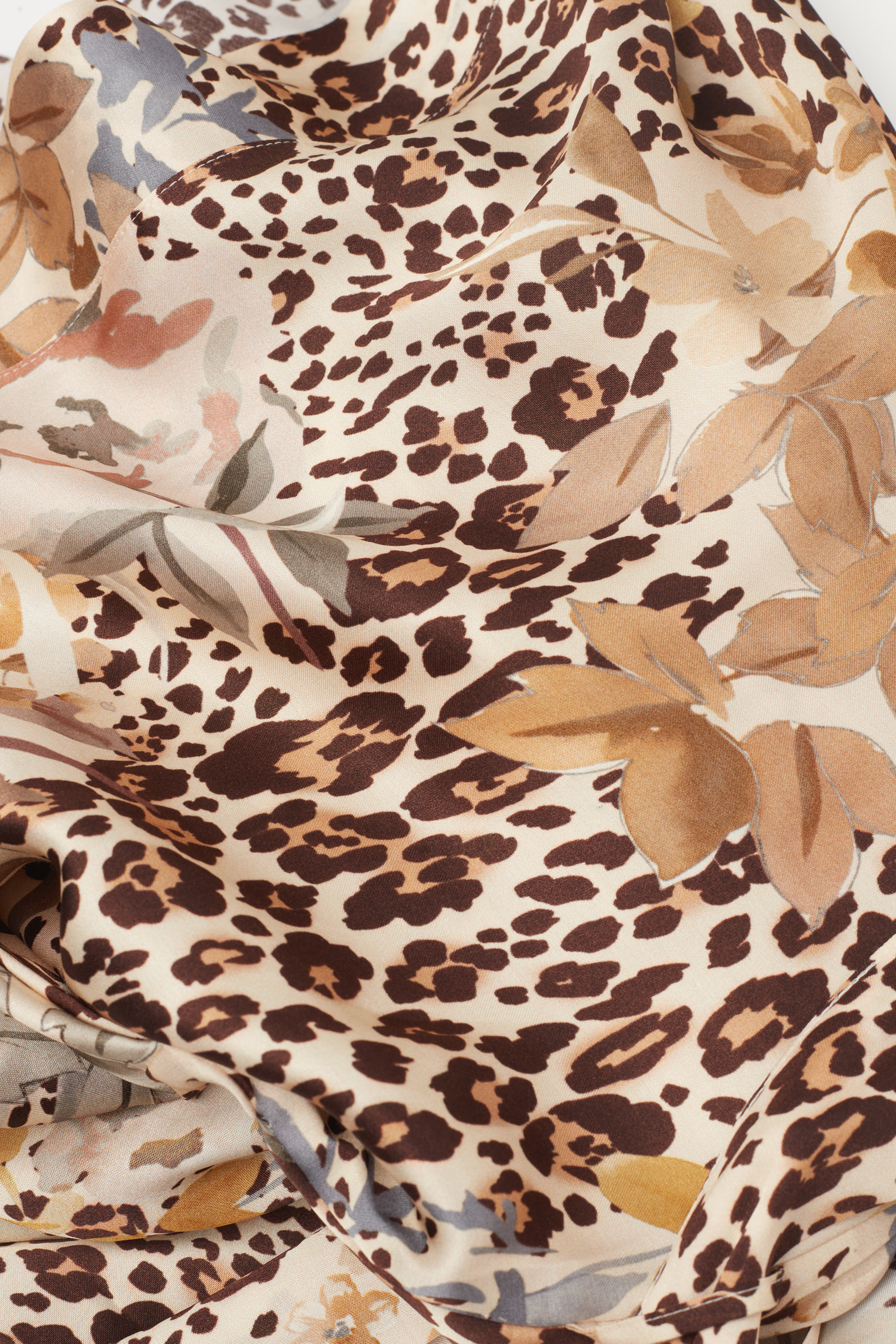 "Simply Iconic" アニマル ビスコースサテン キモノガウン