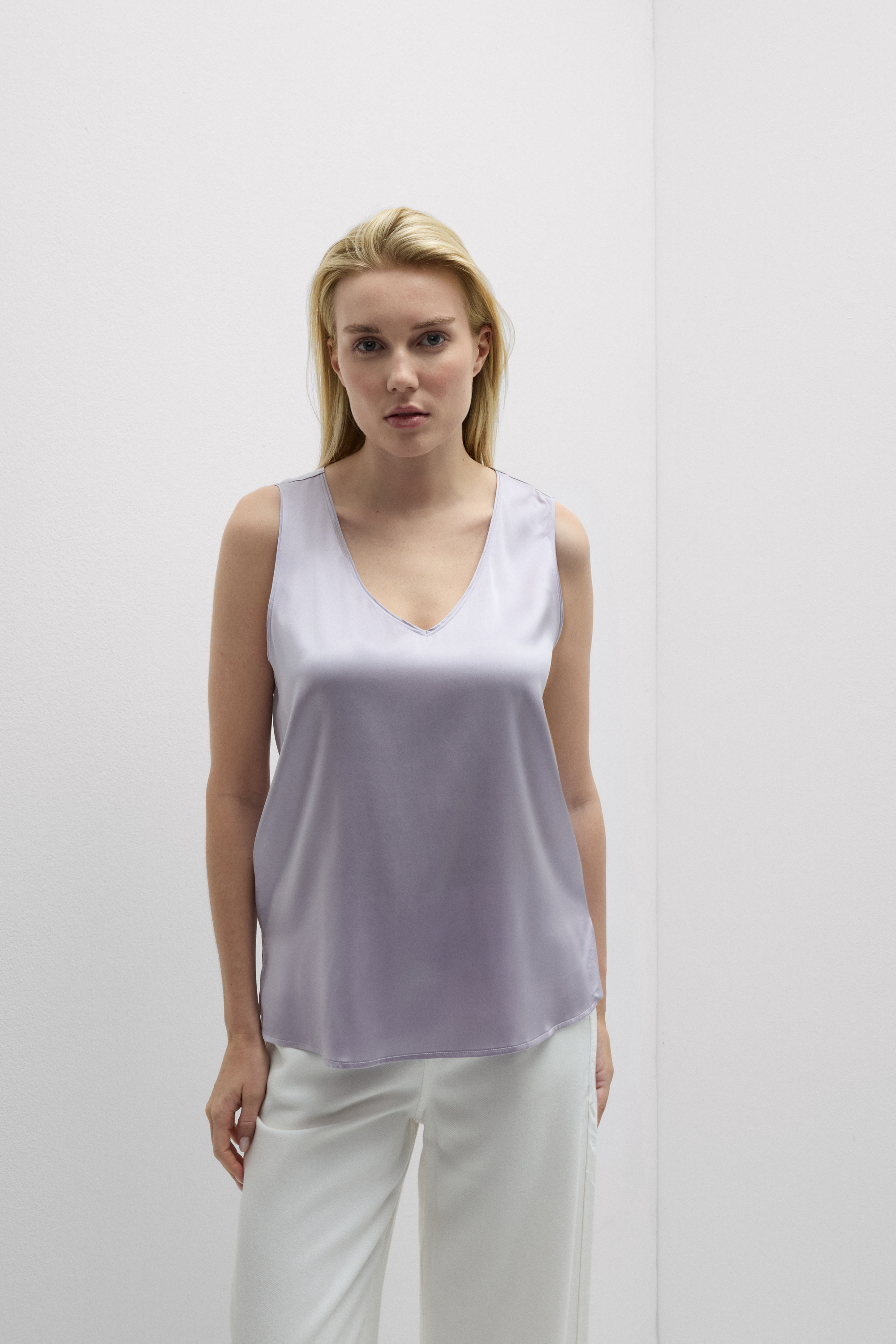 シルク Vネック タンクトップ