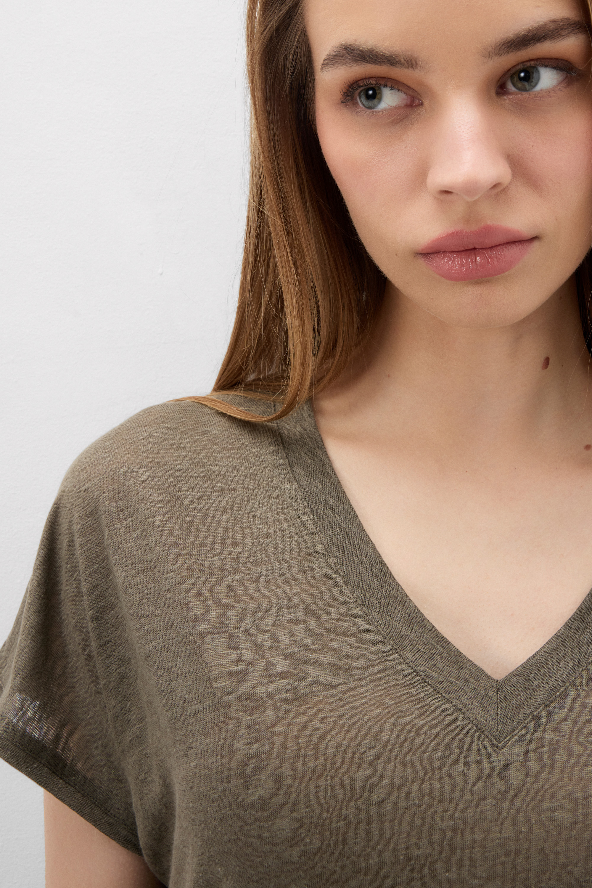 The Pure Linen リネン Vネック ショートスリーブ Tシャツ