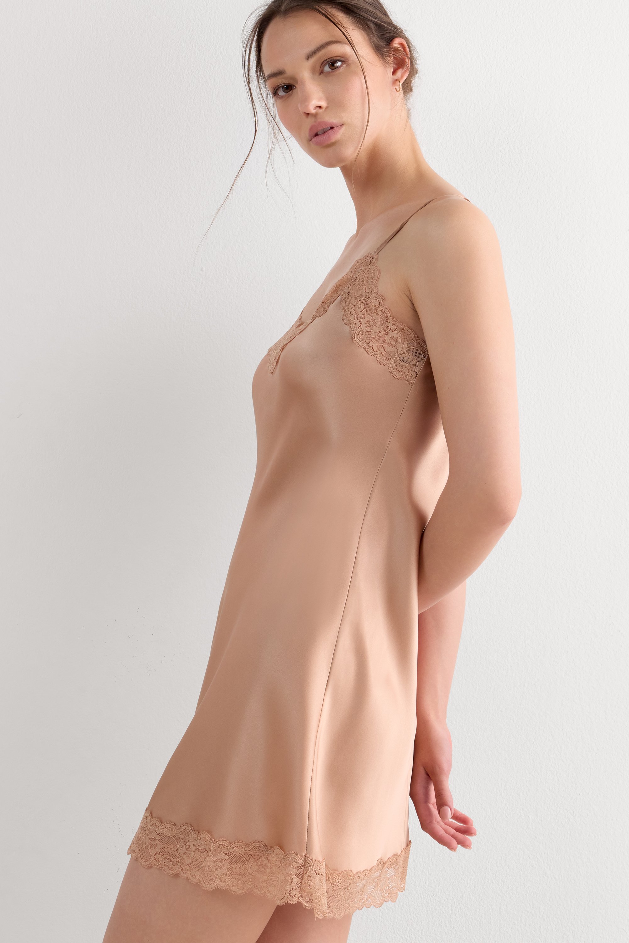 レース ディテール付きシルク スリップ