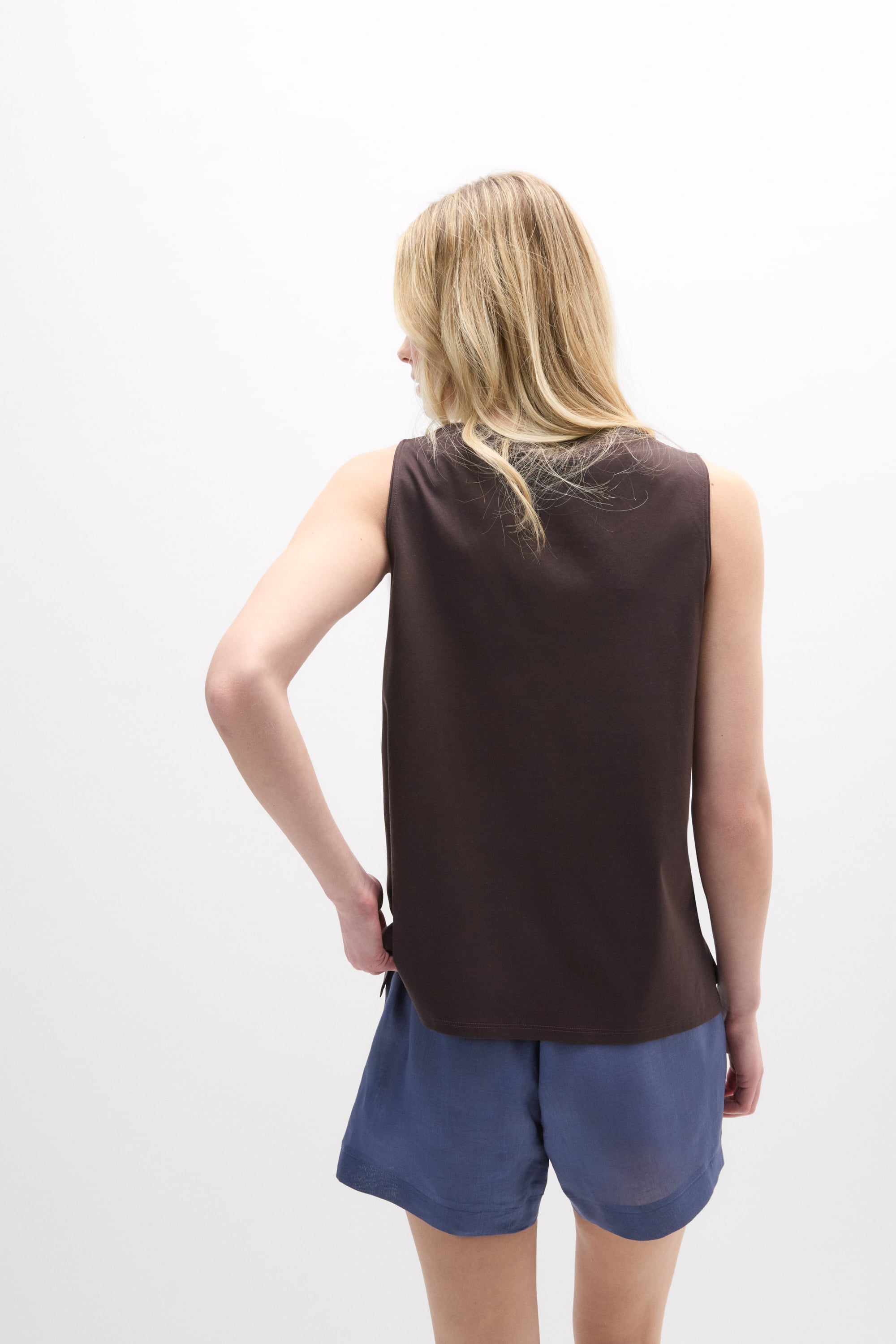 Vネック エレヴェイテッドコットン タンクトップ