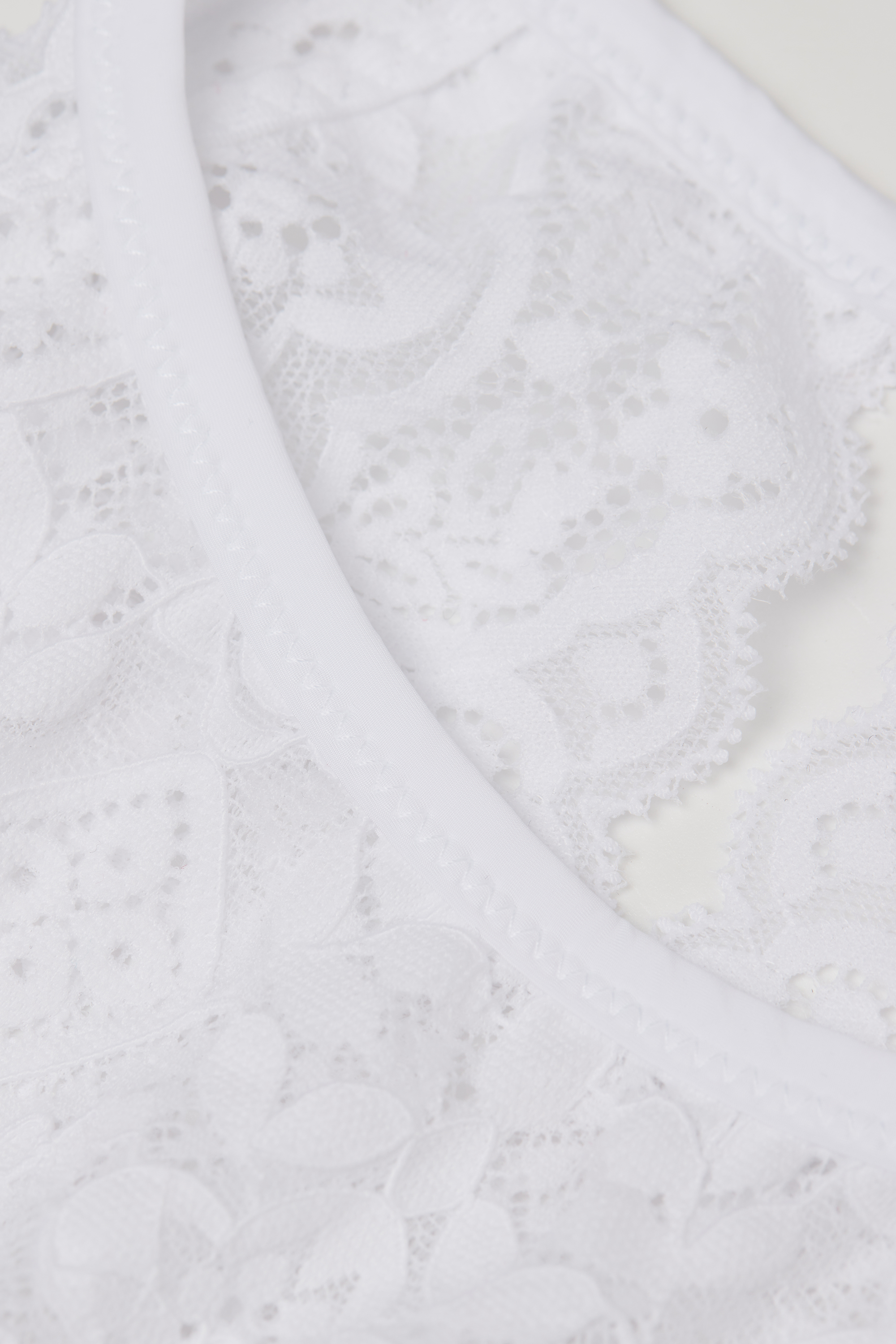 レース ブラトップ