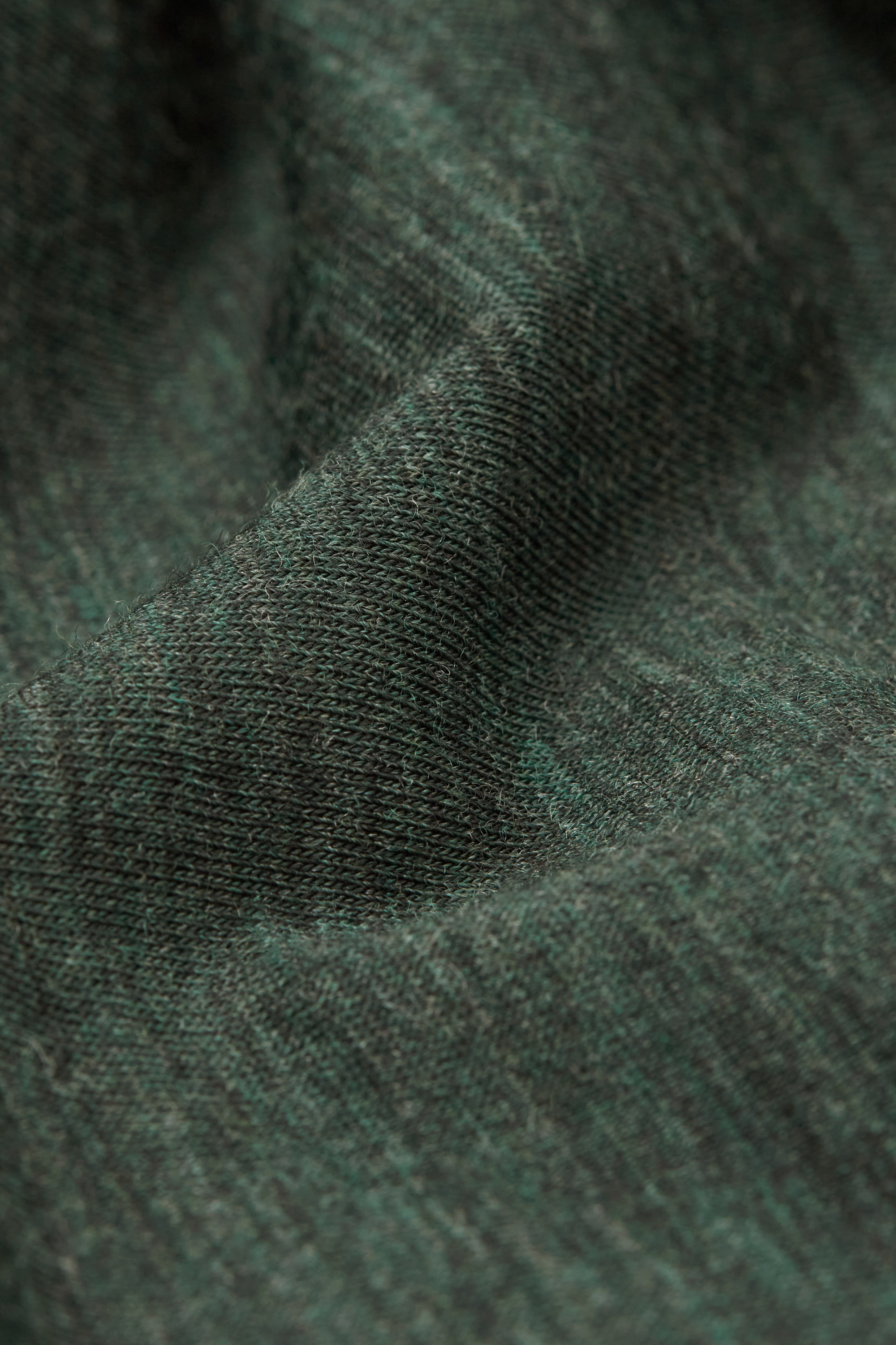 メリノウール ラウンドネック長袖トップス