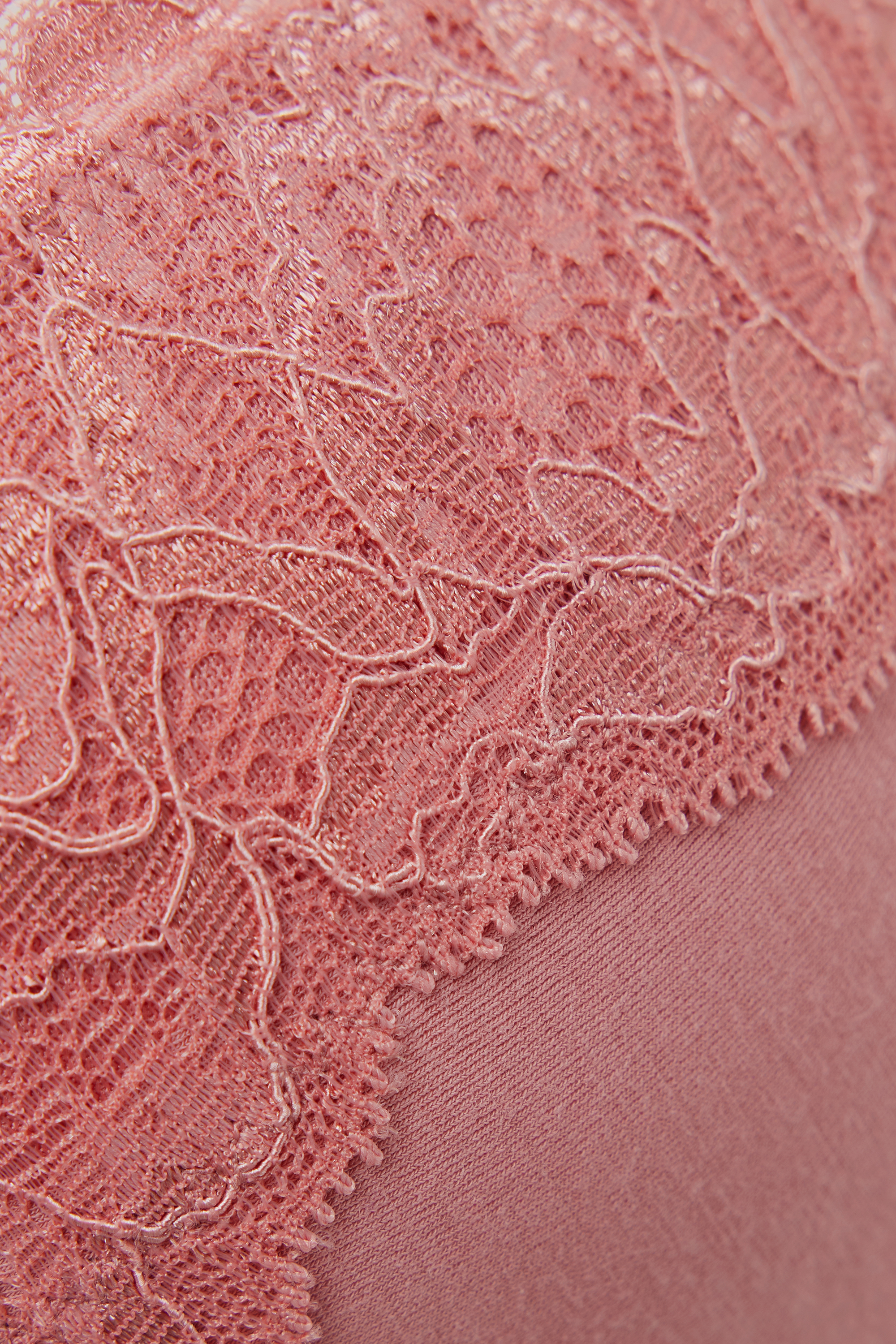 Embrace Simplicity Bellissima プッシュアップブラ