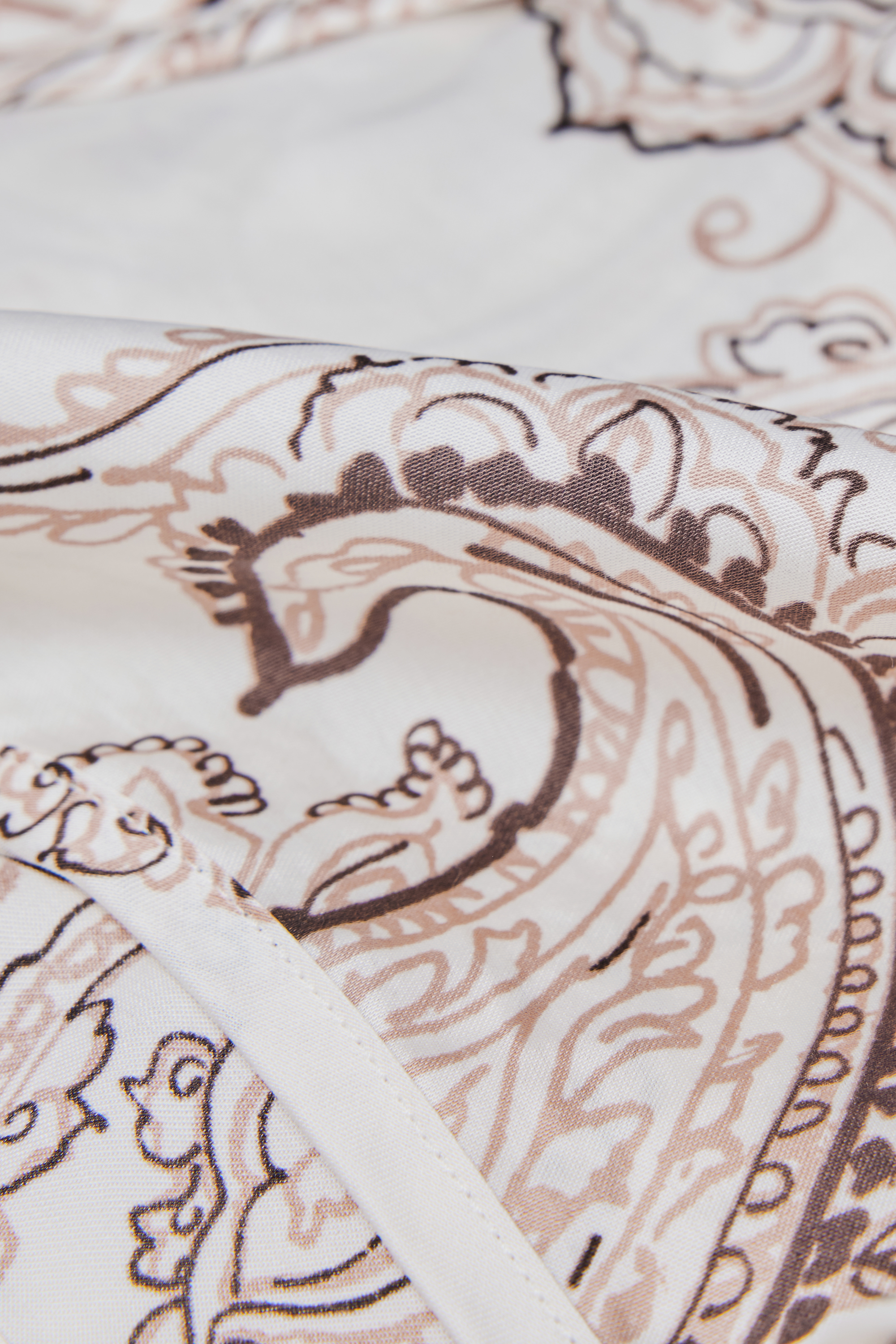 "Get Noticed" ビスコースサテン ショートパンツ