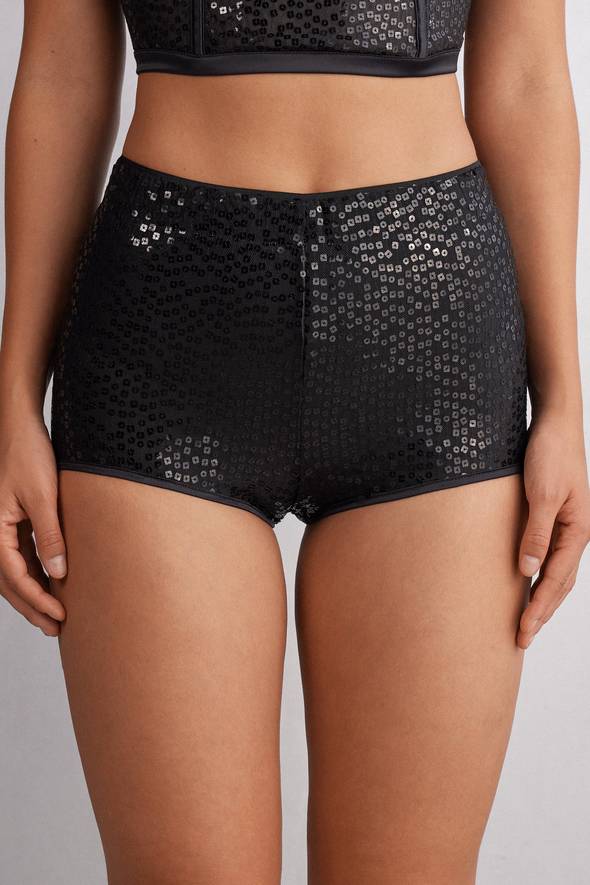 See the Magic Sequin Hot Pants | Intimissimi