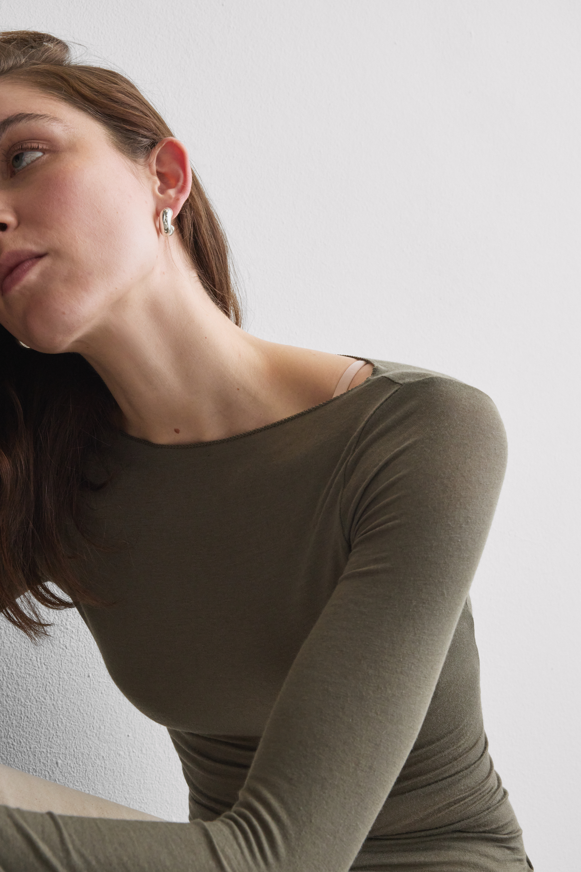 ボートネック モダール カシミヤ ウルトラライト トップス