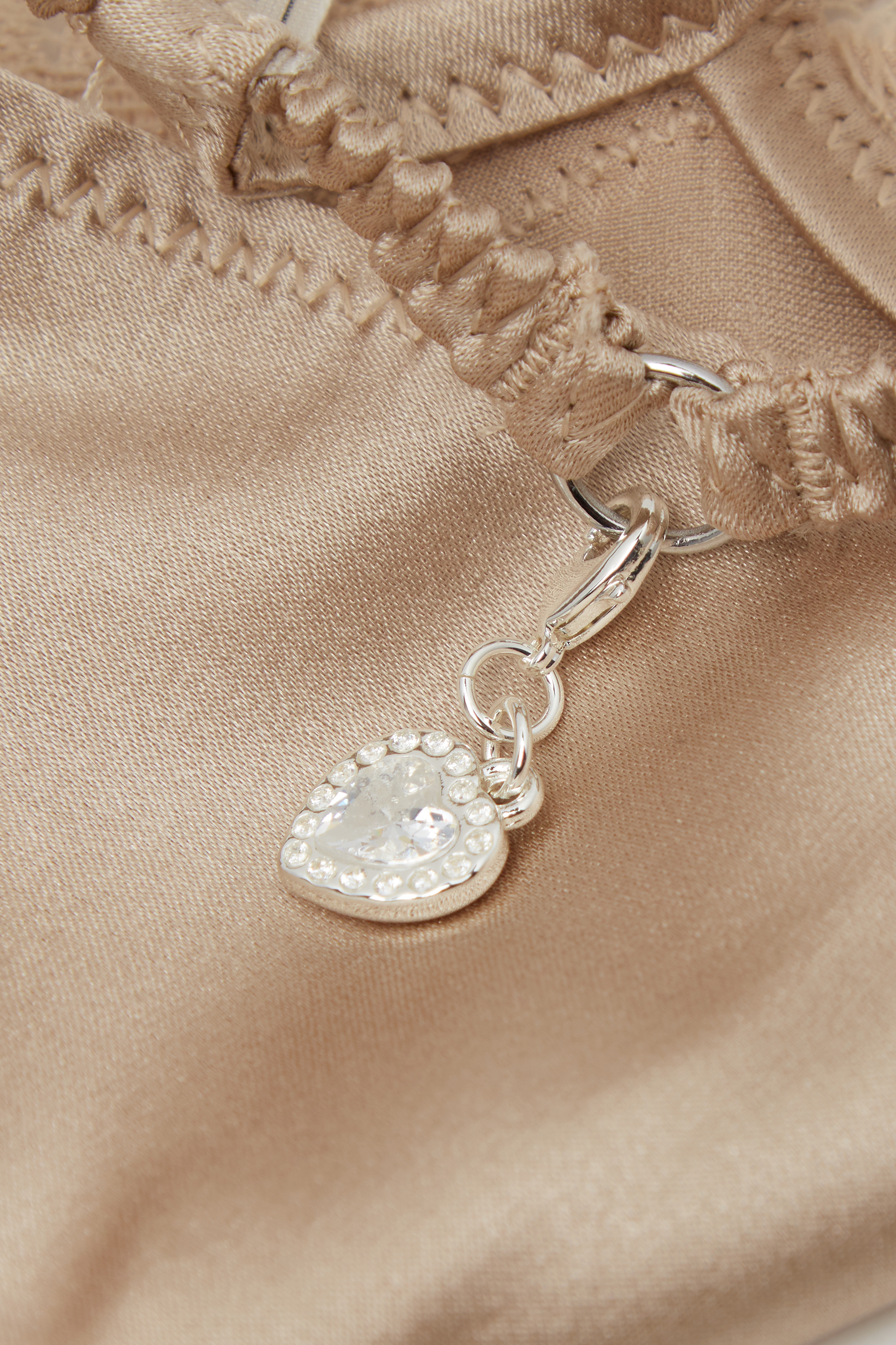 "Silky Flowers" シルク＆レース サイドストリング ソング