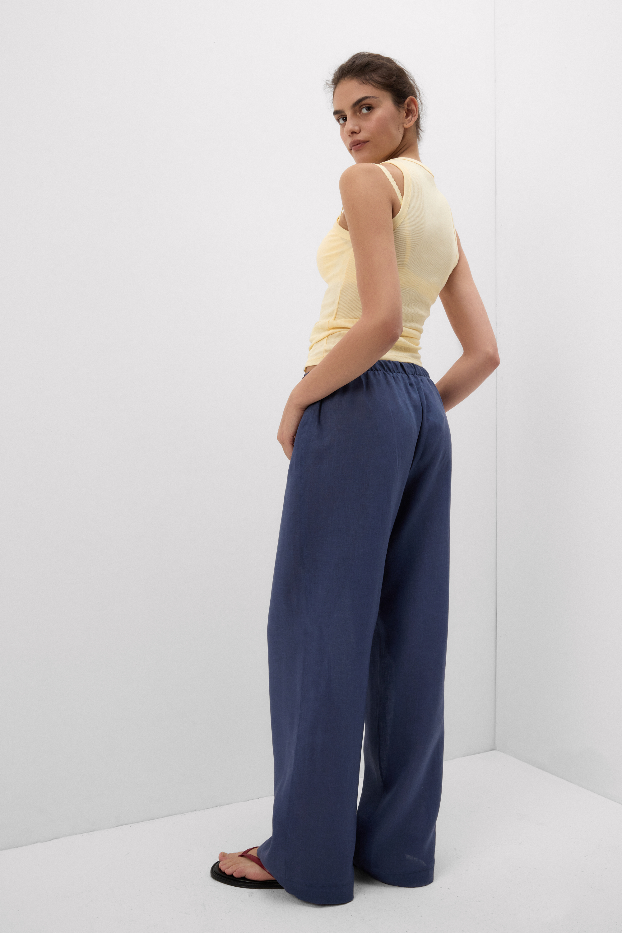 The Pure Linen リネンファブリック ドローストリング ロングパンツ