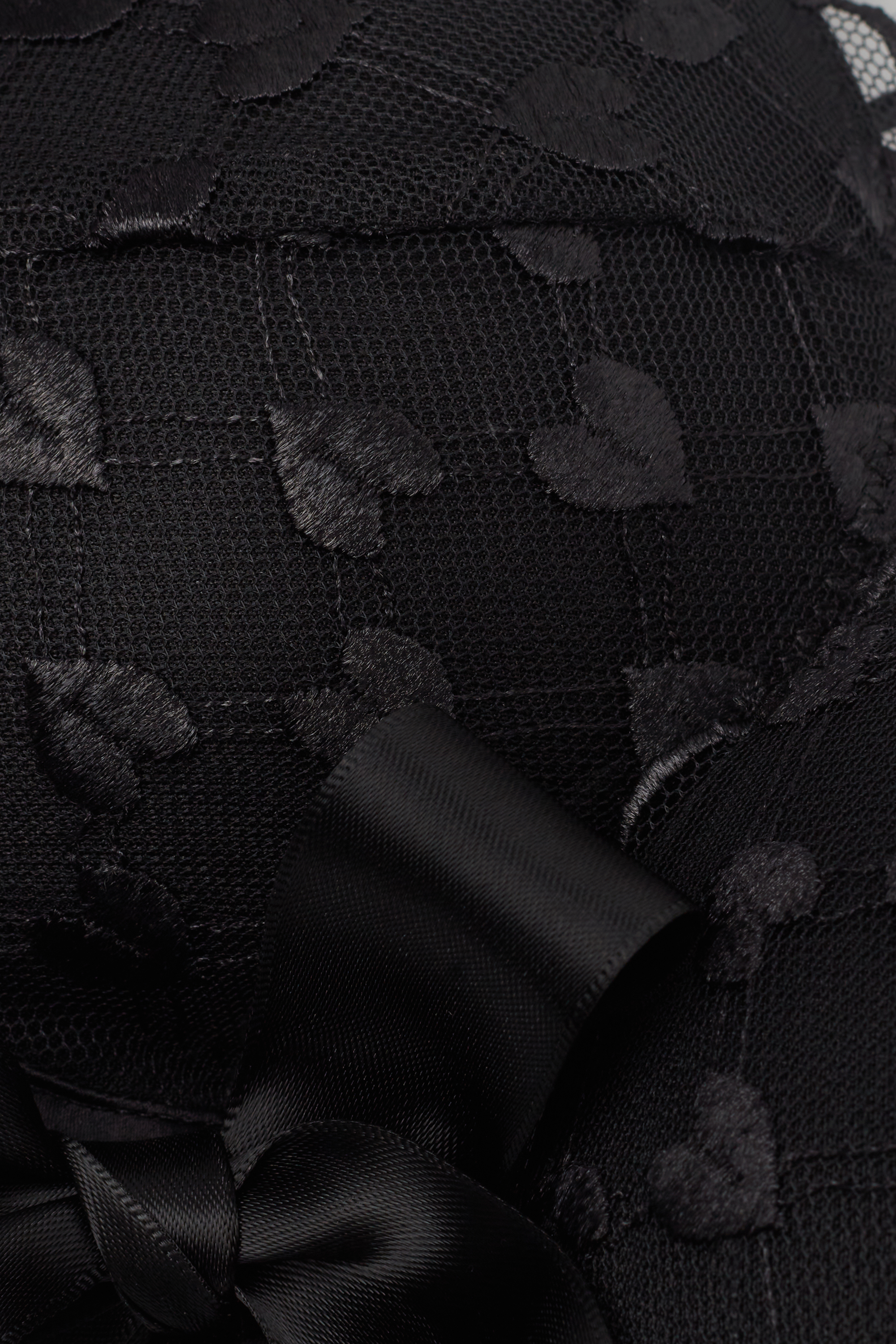 "The Love Club" Monica プッシュアップブラ