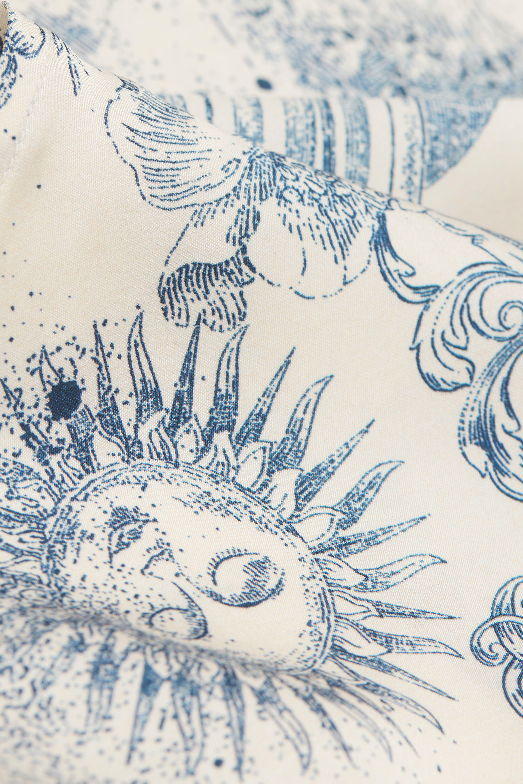 Luxury Dreams ビスコースサテン トップス