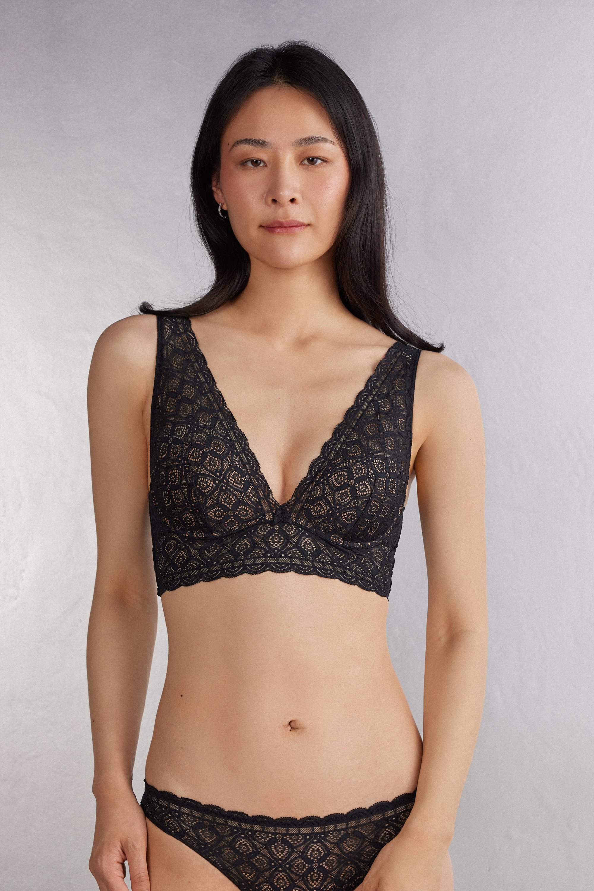 Intimissimi's basic collection. Never be without!