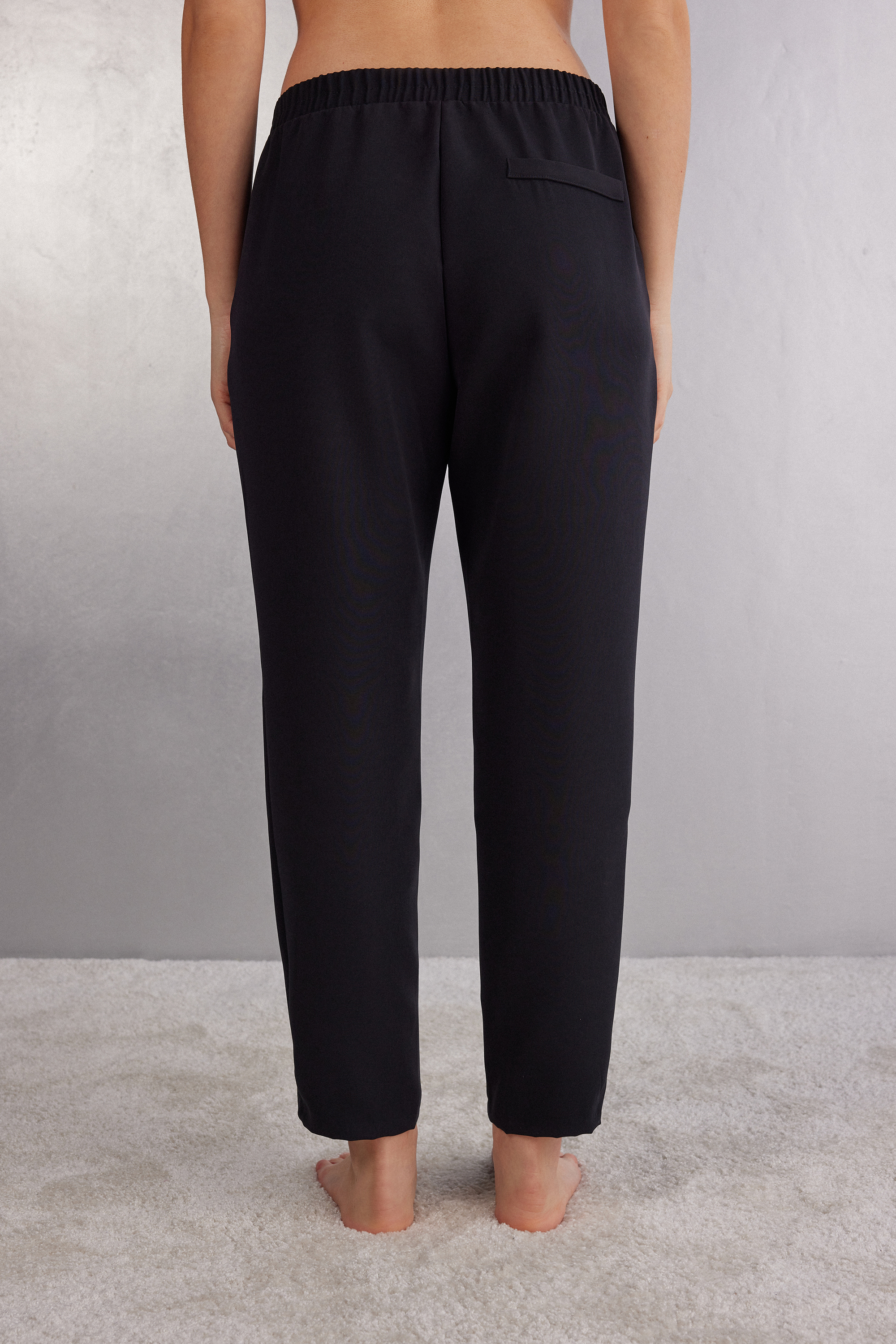 ポケット付きパンツ