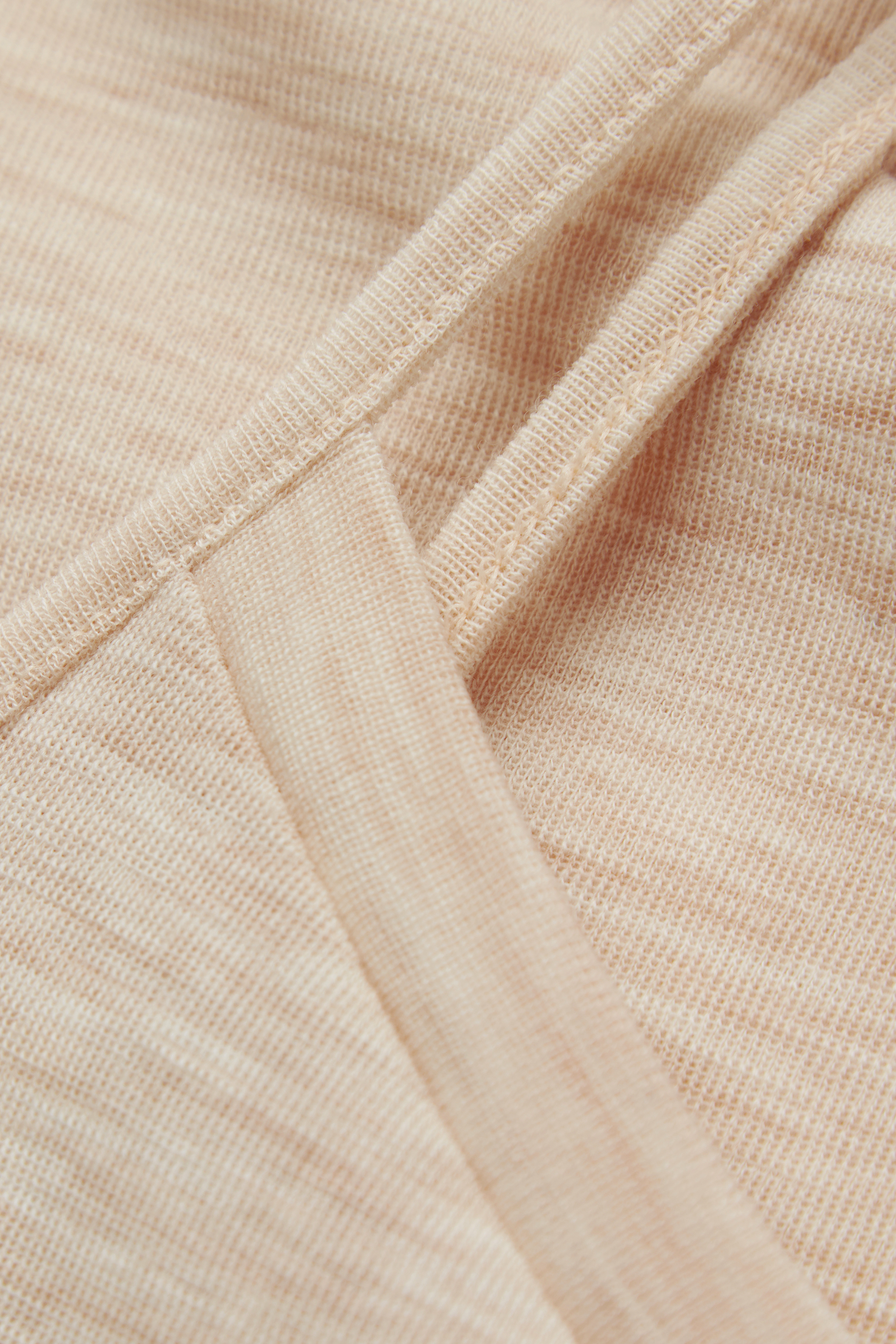 メリノウール100% トップス