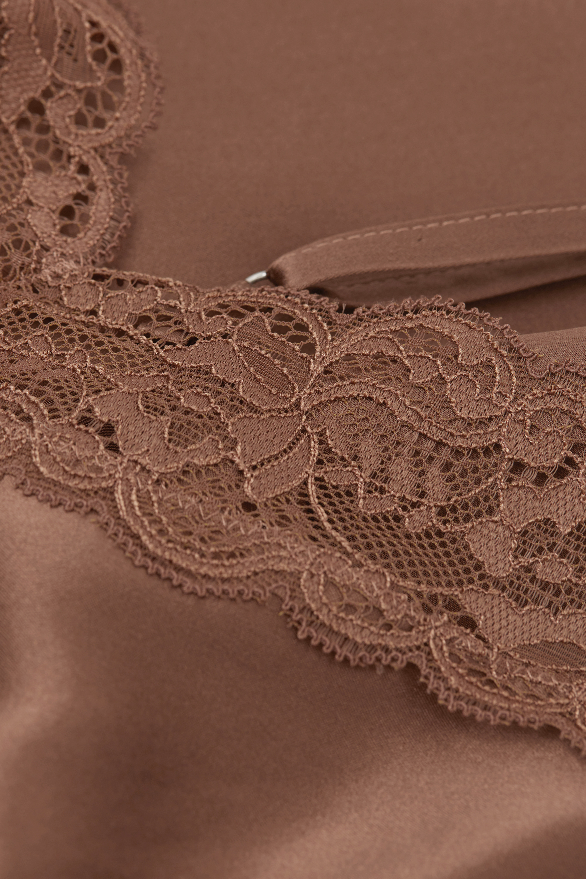 レース ディテール付きシルク スリップ