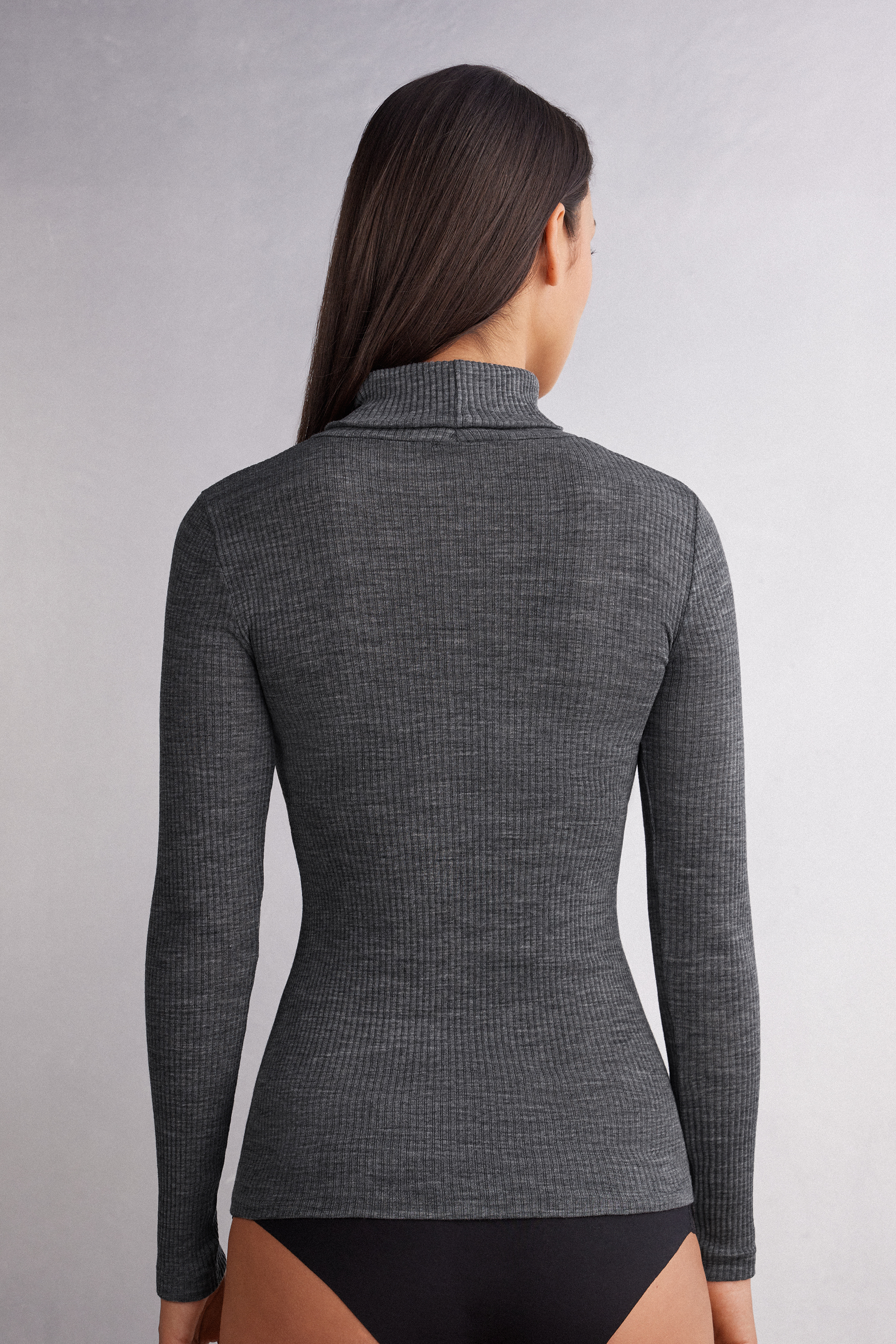 ウール＆シルク長袖ハイネックトップス