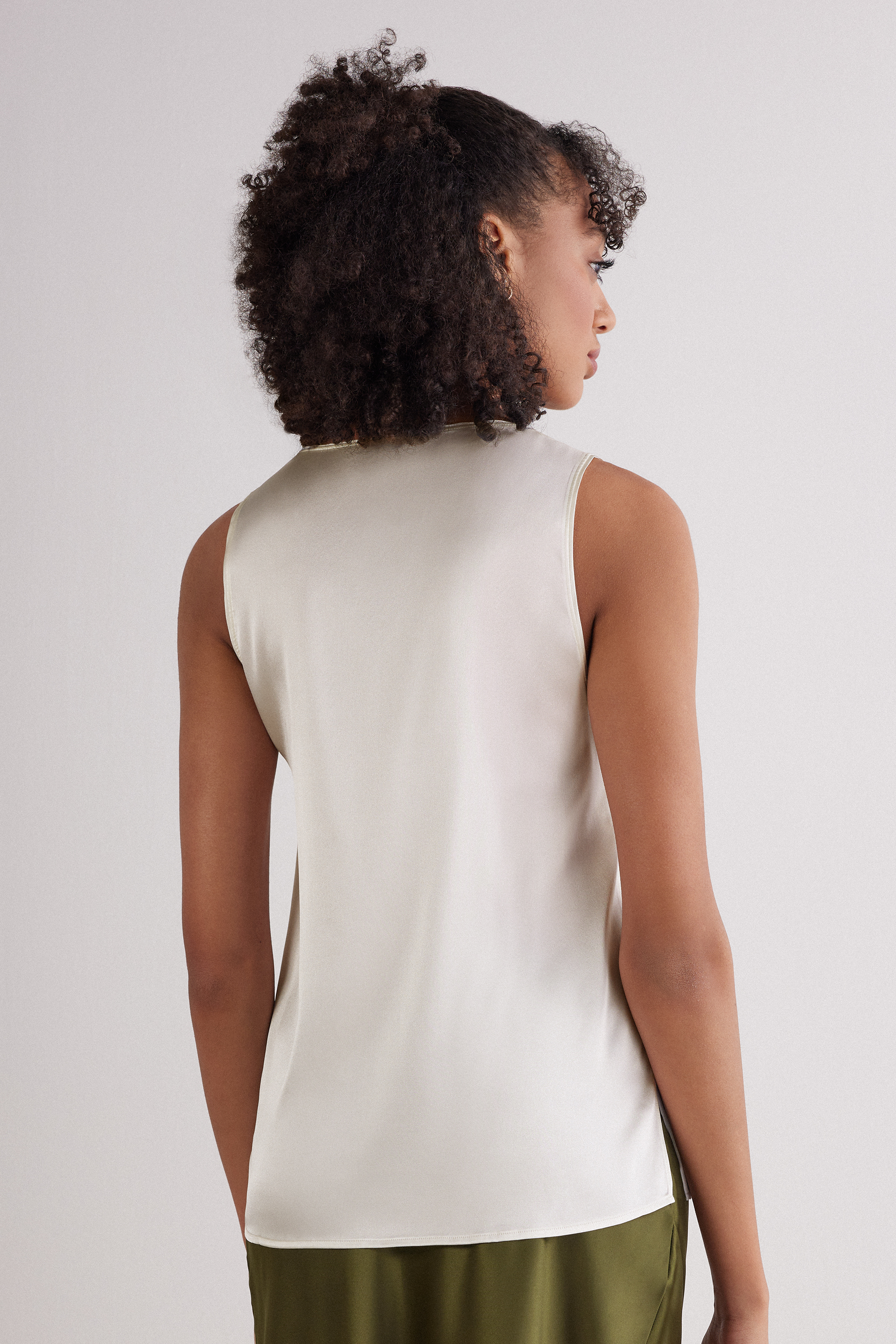 シルク Vネック タンクトップ