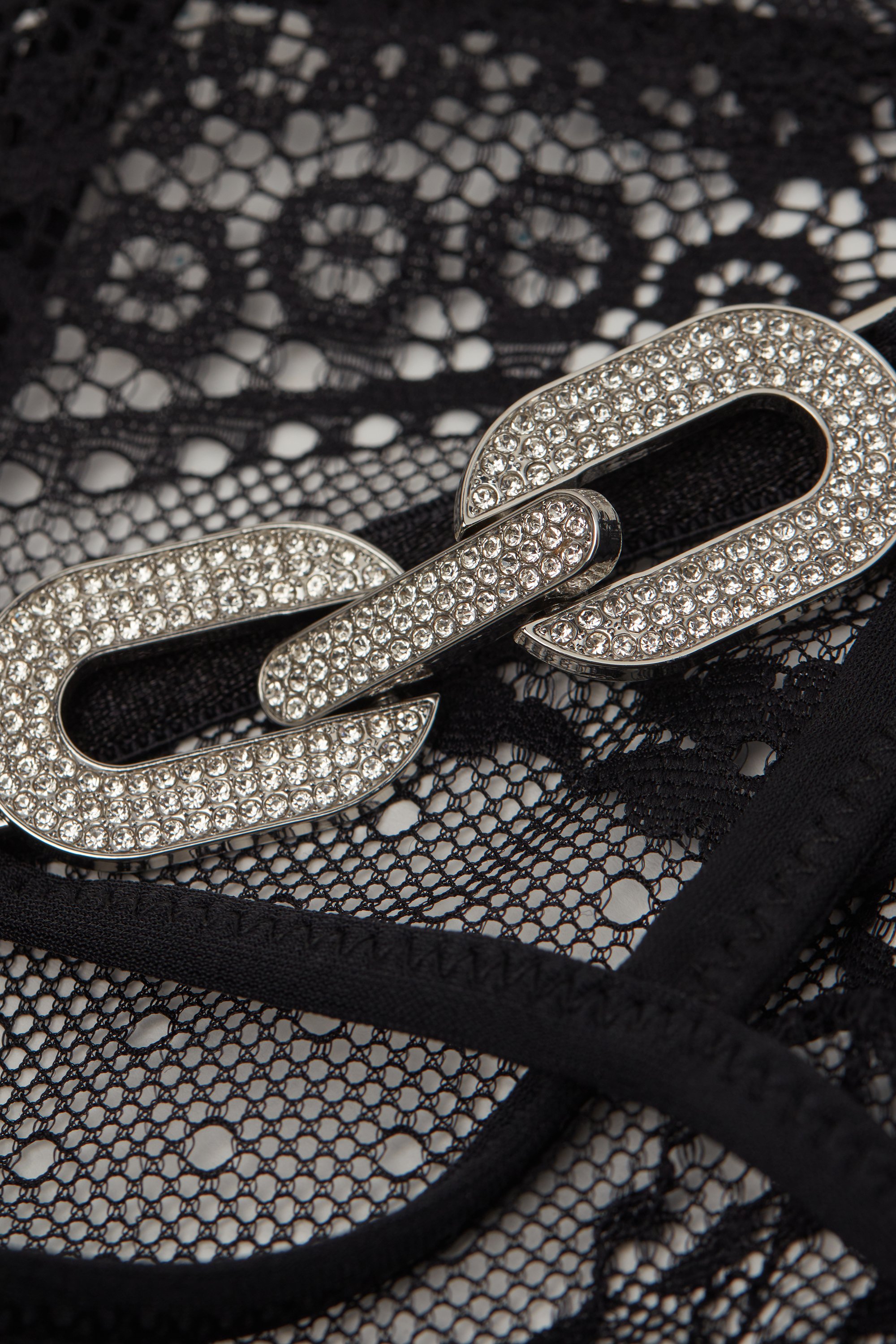 "The Star of the Show" サイドストリング ソング