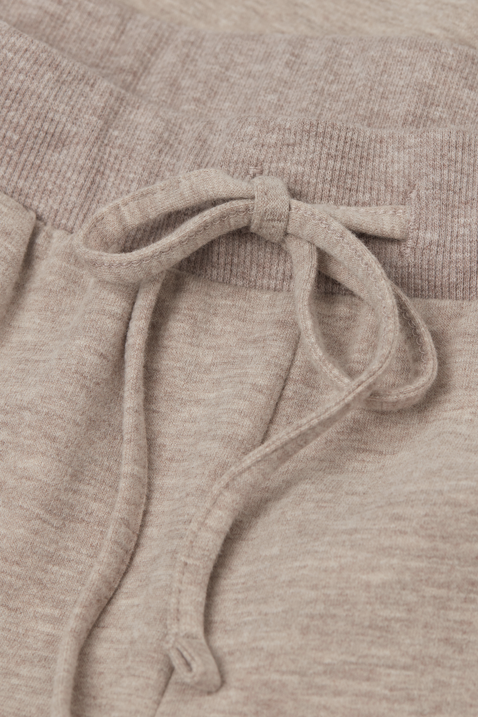 Soft Chevron ストレートパンツ