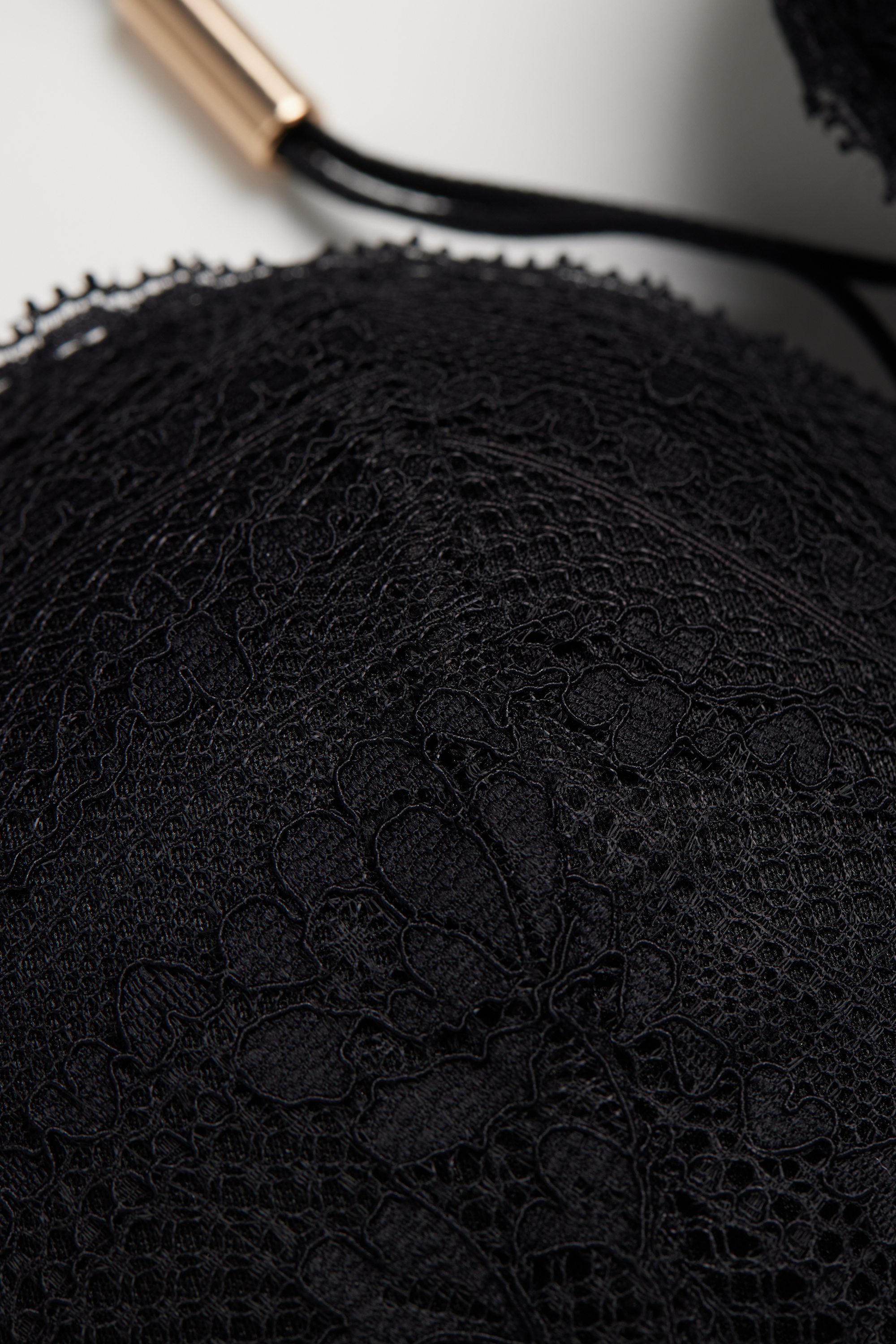 Sleepless Nights Monica プッシュアップブラ