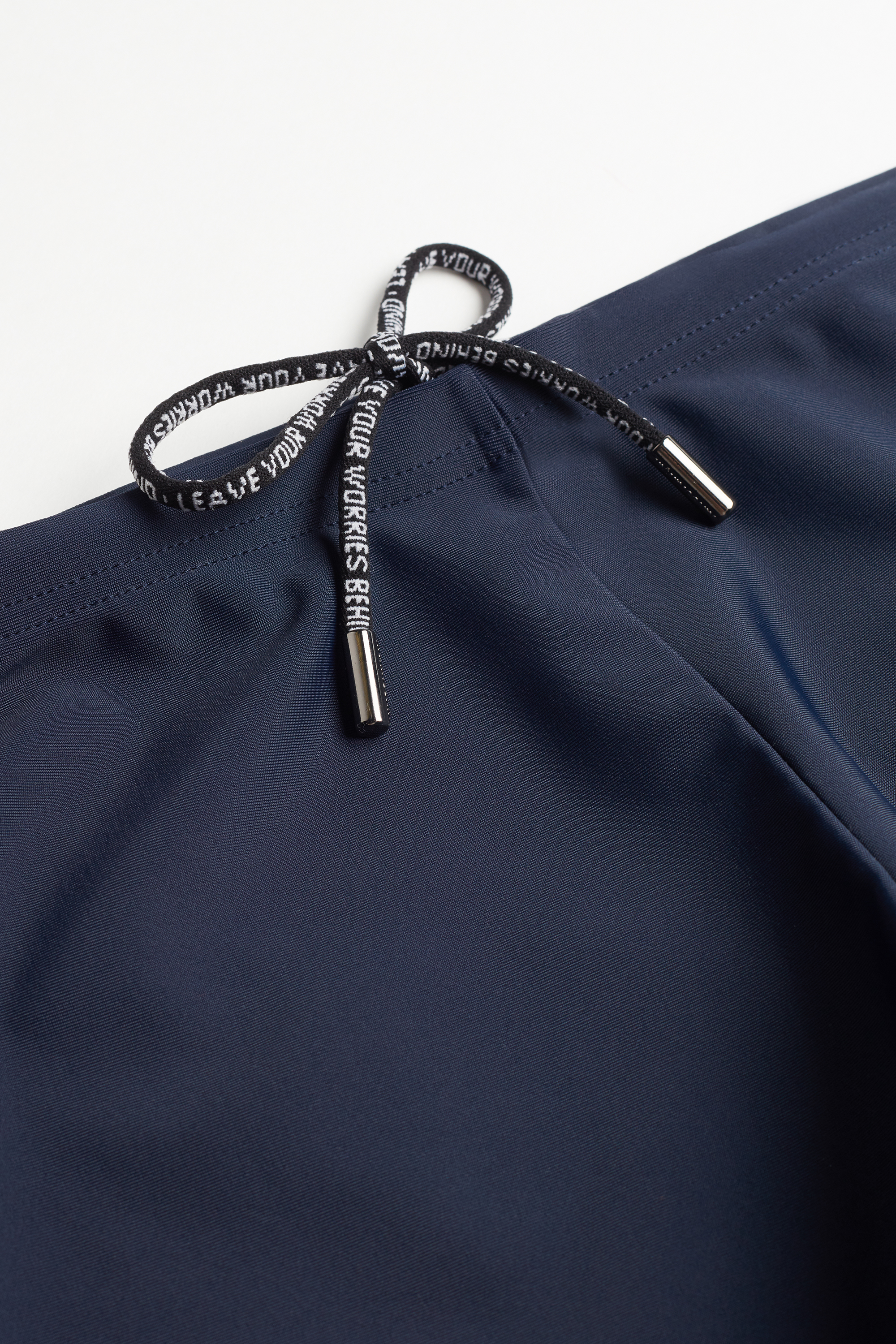 ソリッドカラー スリムフィット スイムトランクス