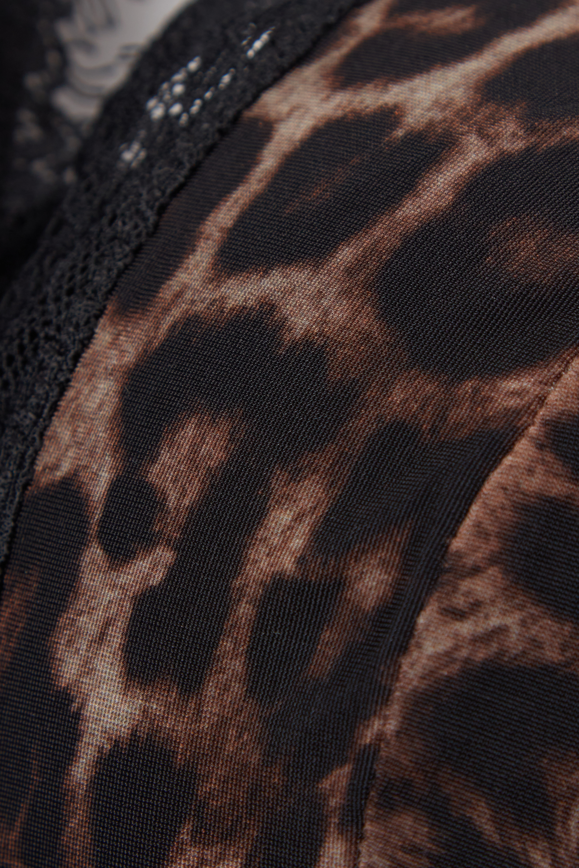 Luxurious Leopard Asia バルコネットブラ