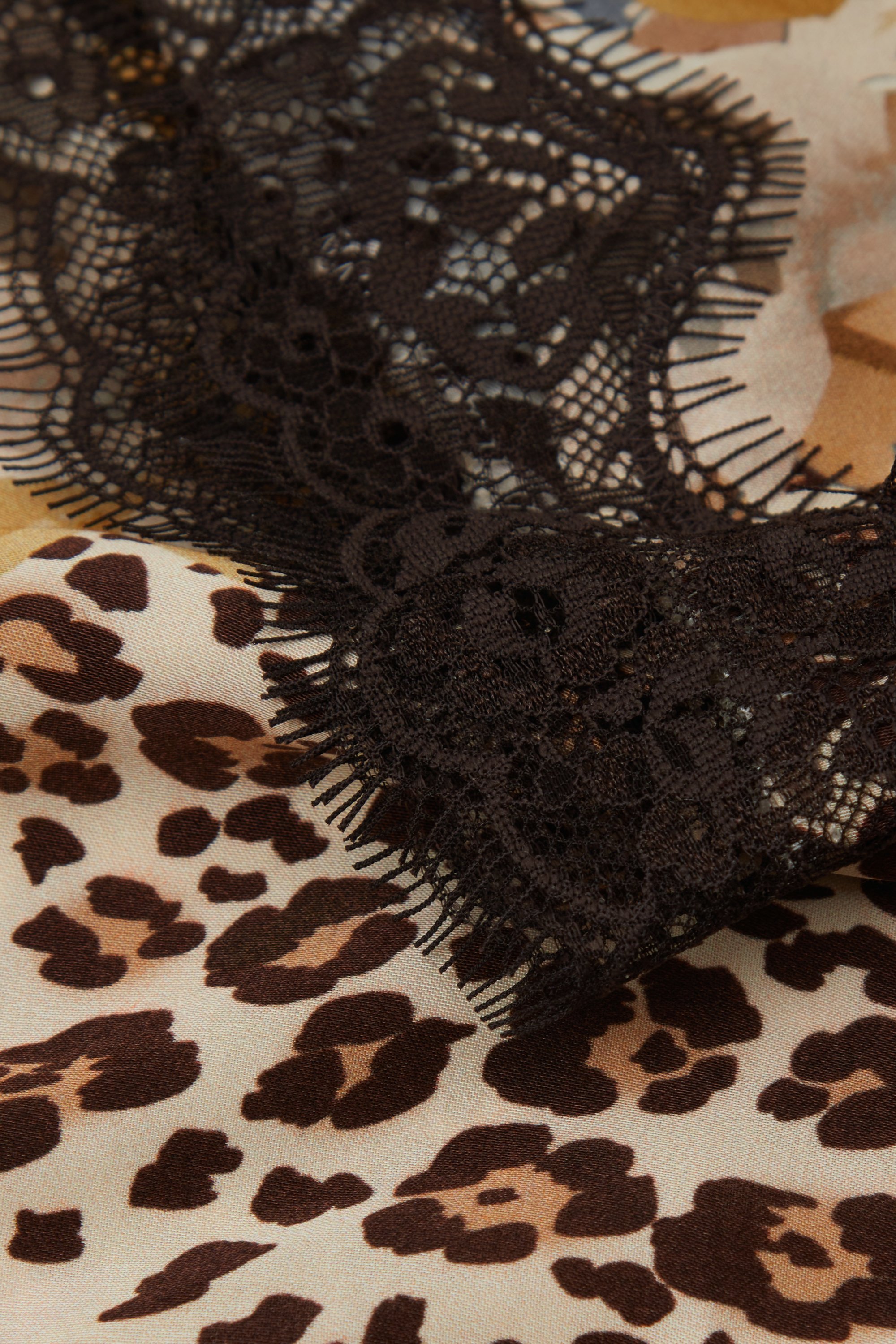 "Simply Iconic" アニマル ビスコースサテン ショートパンツ