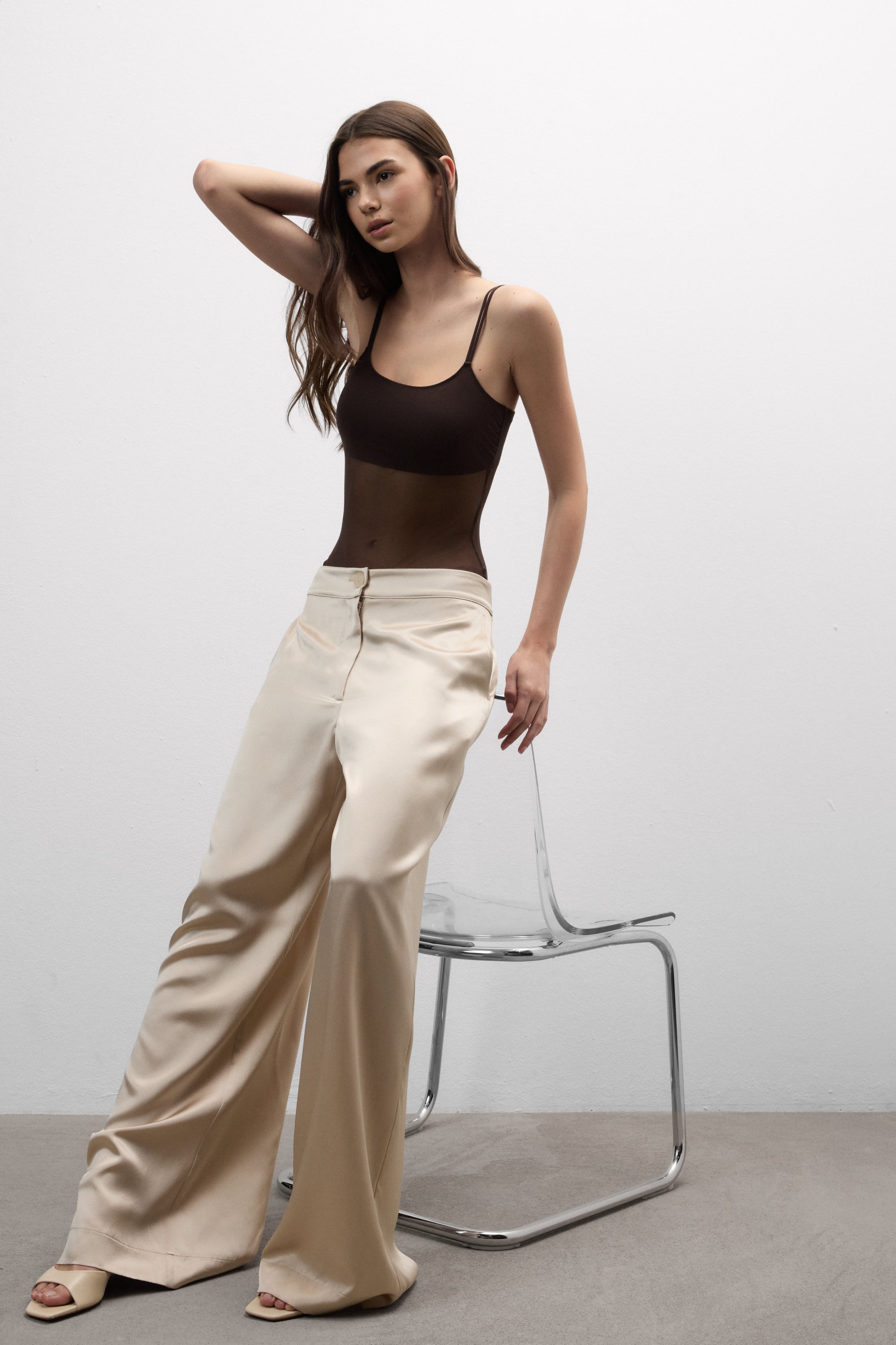 スパゲッティストラップ チュール ボディスーツ