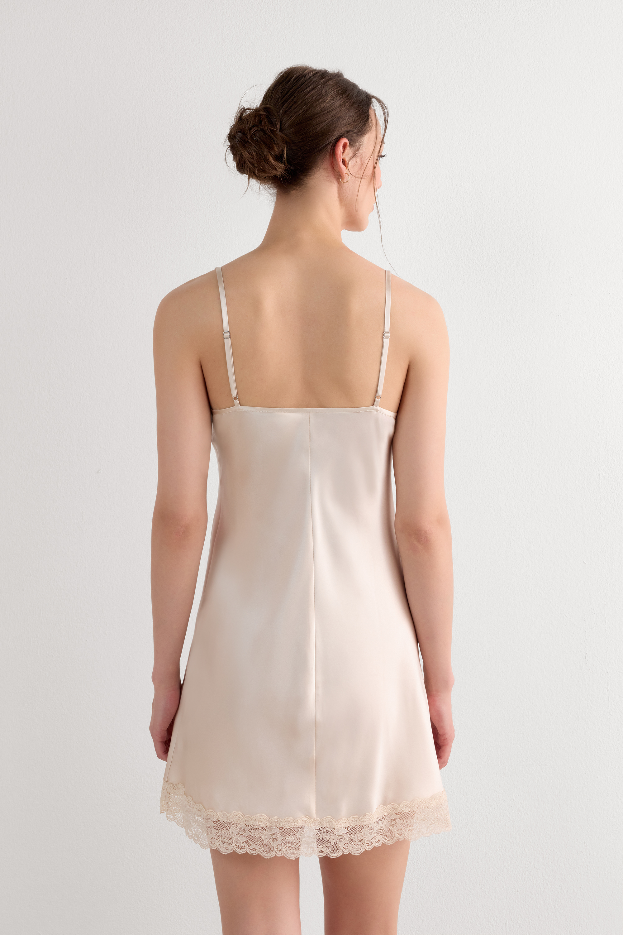 レース ディテール付きシルク スリップ