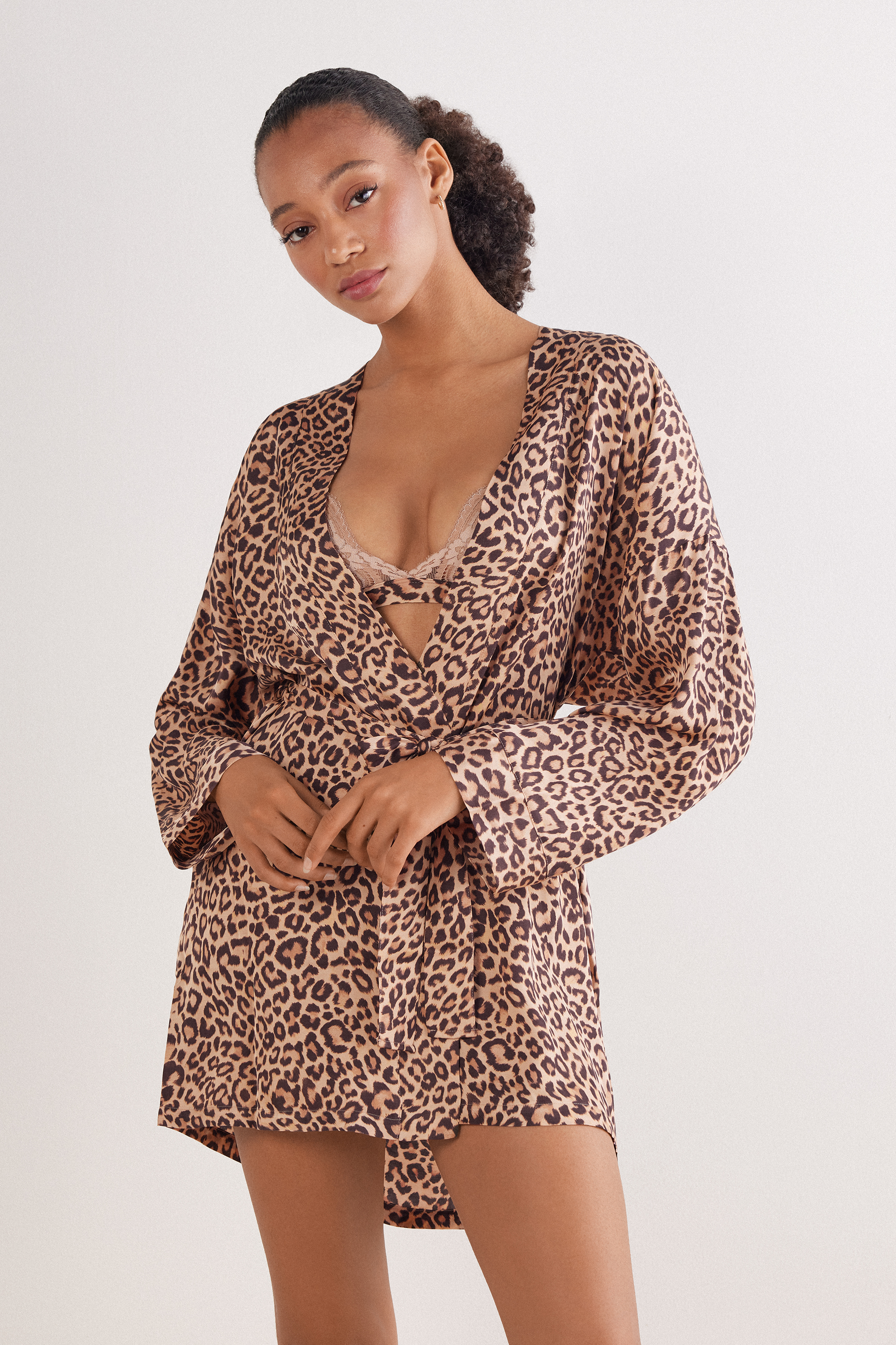 Pretty Savage ビスコースサテン キモノガウン