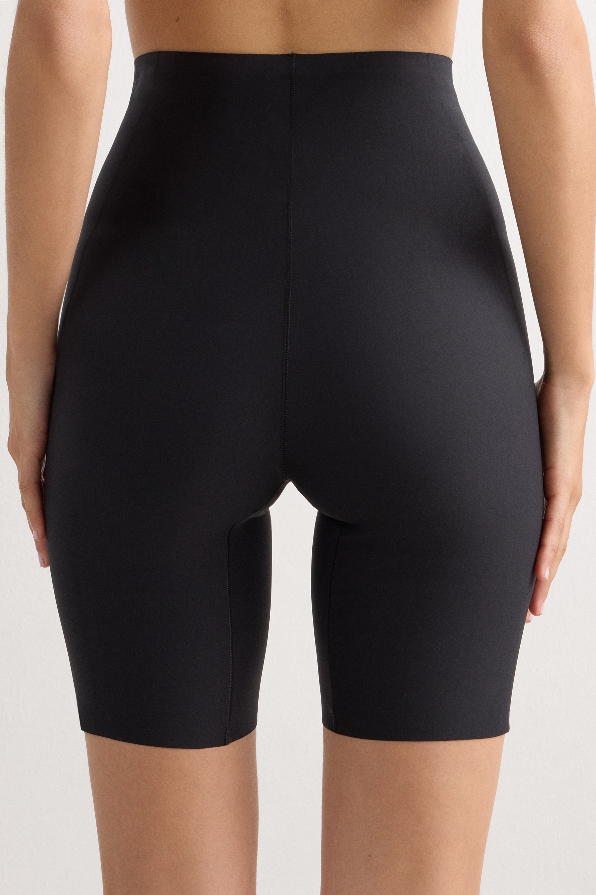 カットオフ マイクロファイバー ショートパンツ