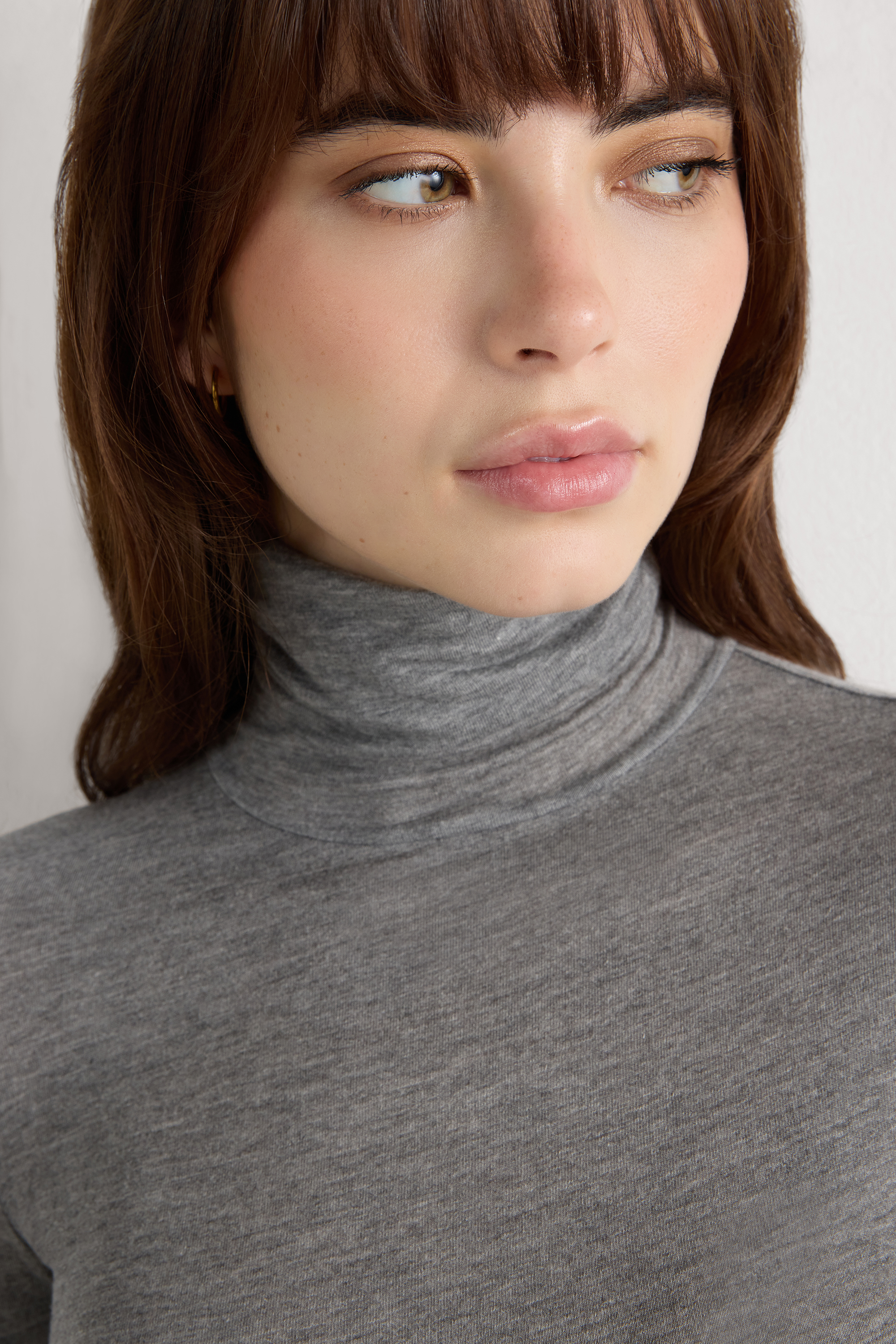 モダール カシミヤ ウルトラライト ハイネック トップ