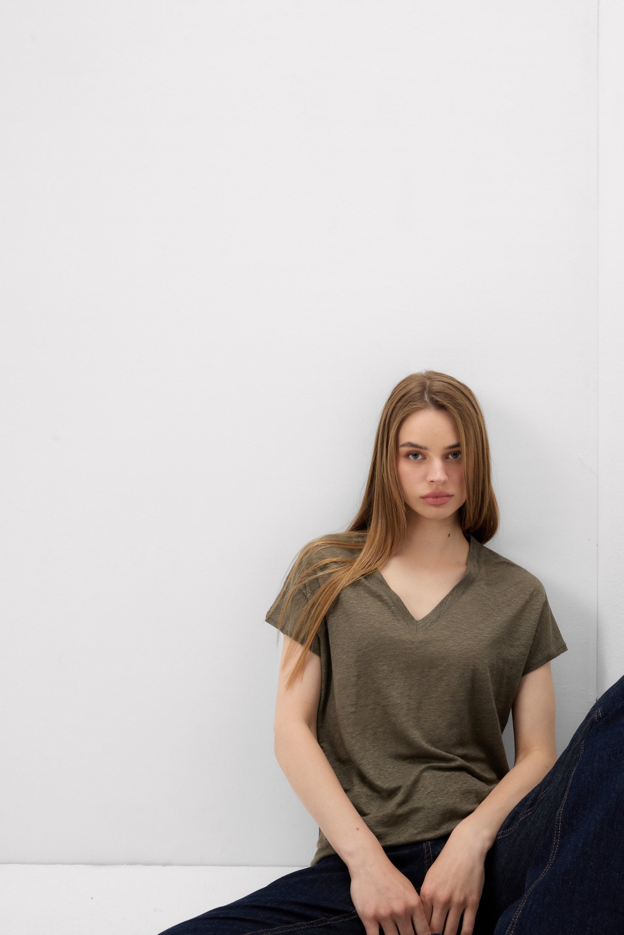 The Pure Linen リネン Vネック ショートスリーブ Tシャツ