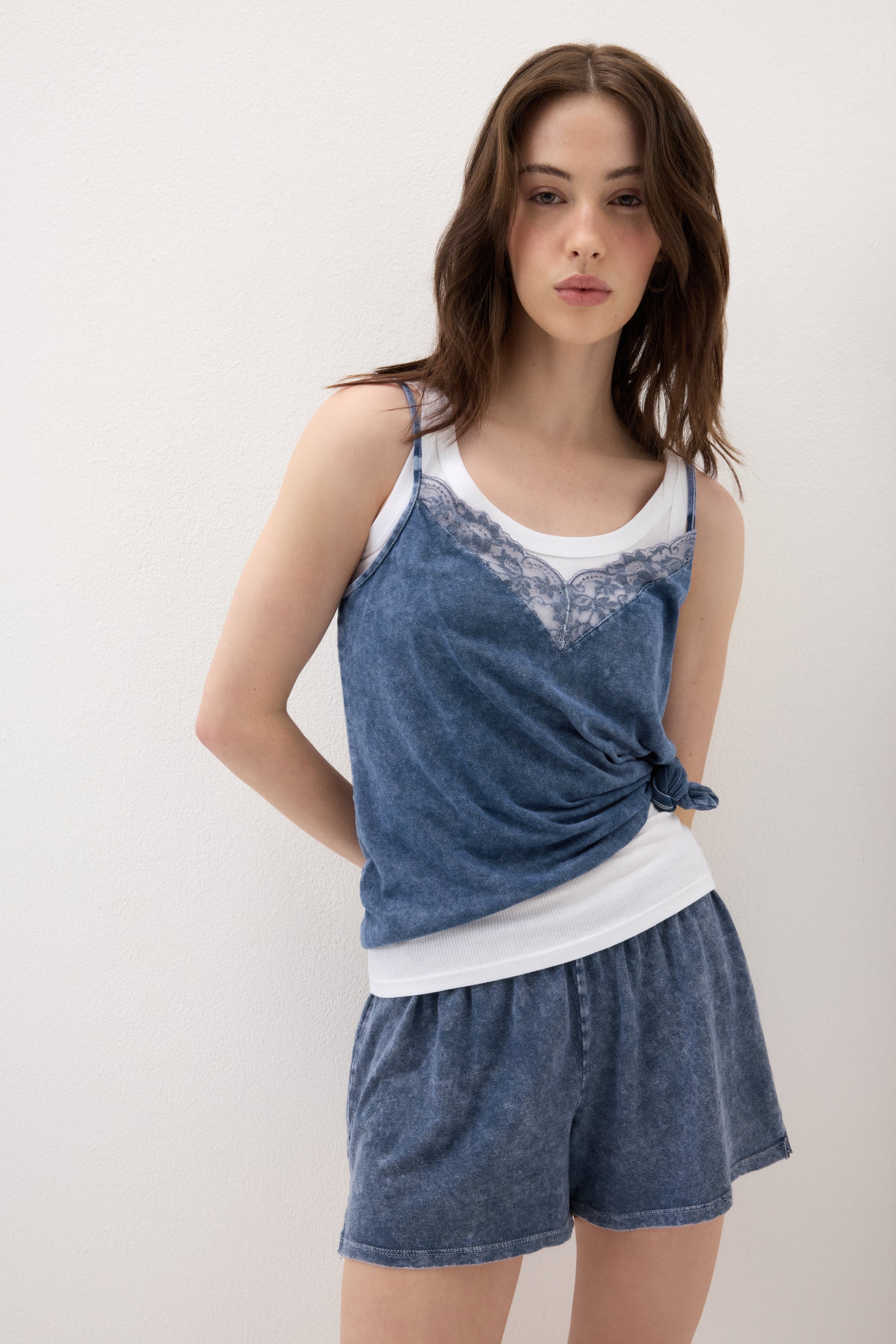 "Denim Romance" コットン＆レース トップス