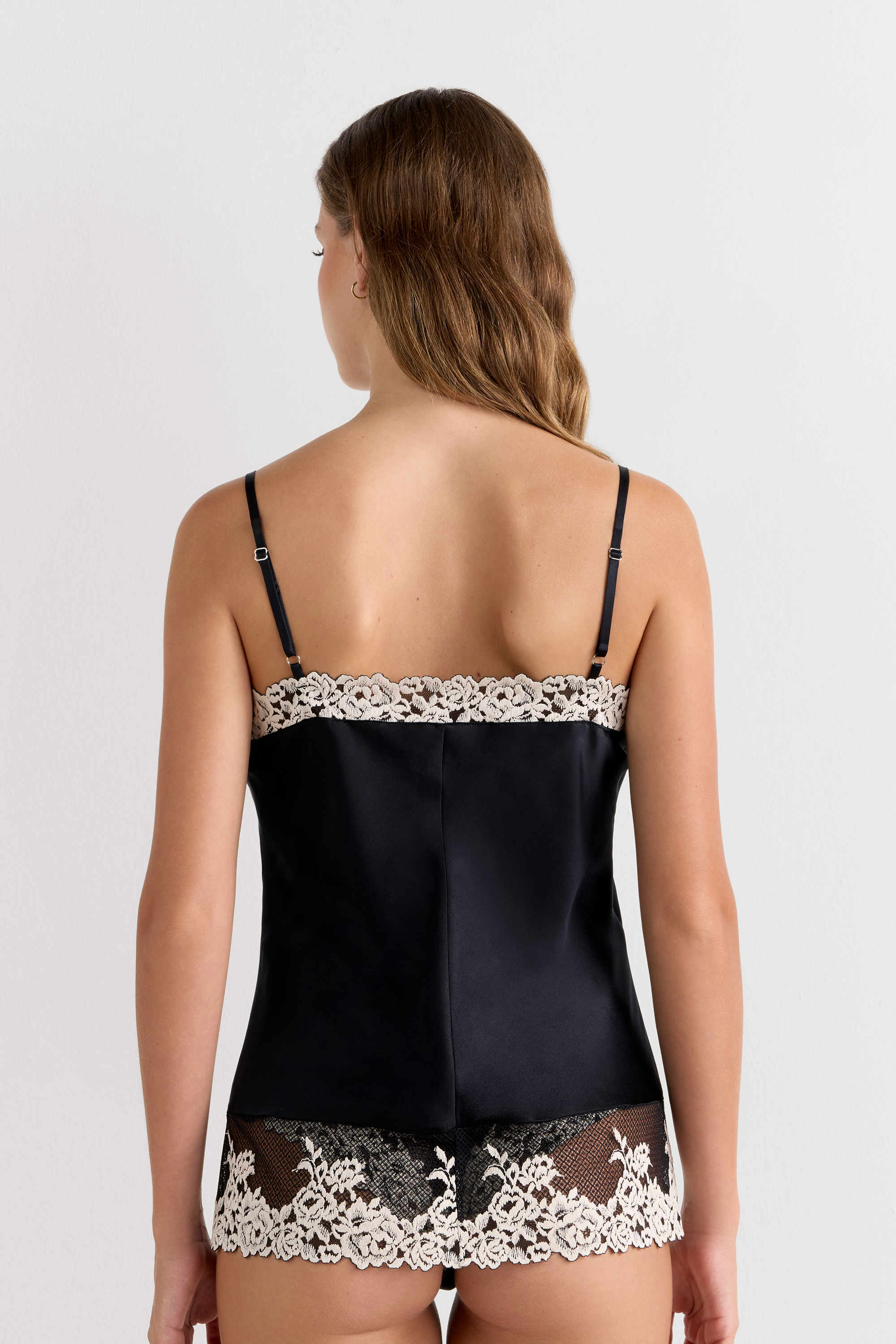 BIBIY. MADE | BIANCA BLOSSOM TOP BLACK｜Bibiy.