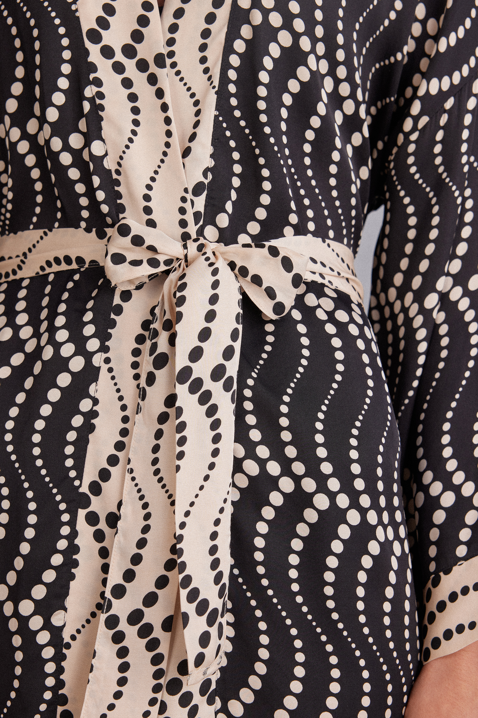 Cool Elegance ビスコースサテン キモノガウン