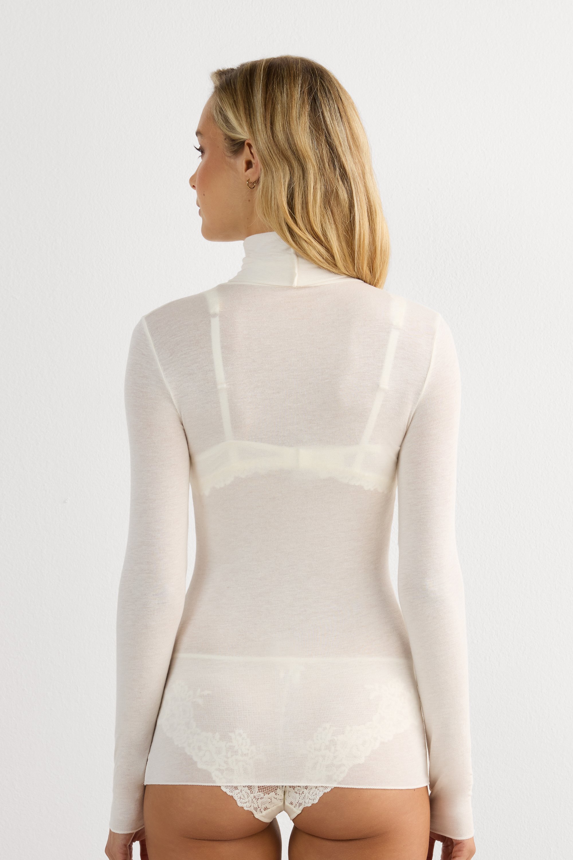 モダール カシミヤ ウルトラライト ハイネック トップ