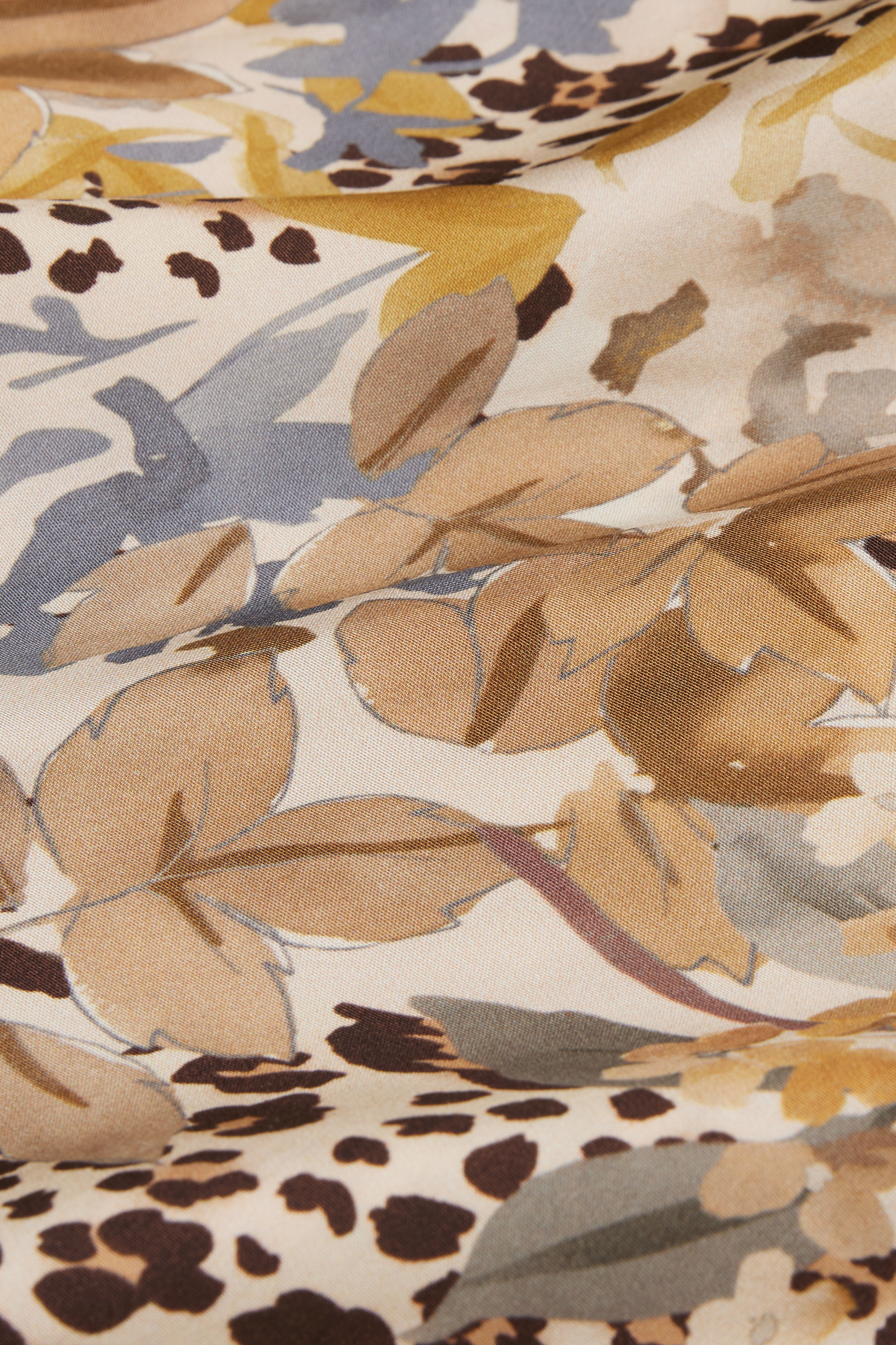 "Simply Iconic" アニマル ビスコースサテン トップス