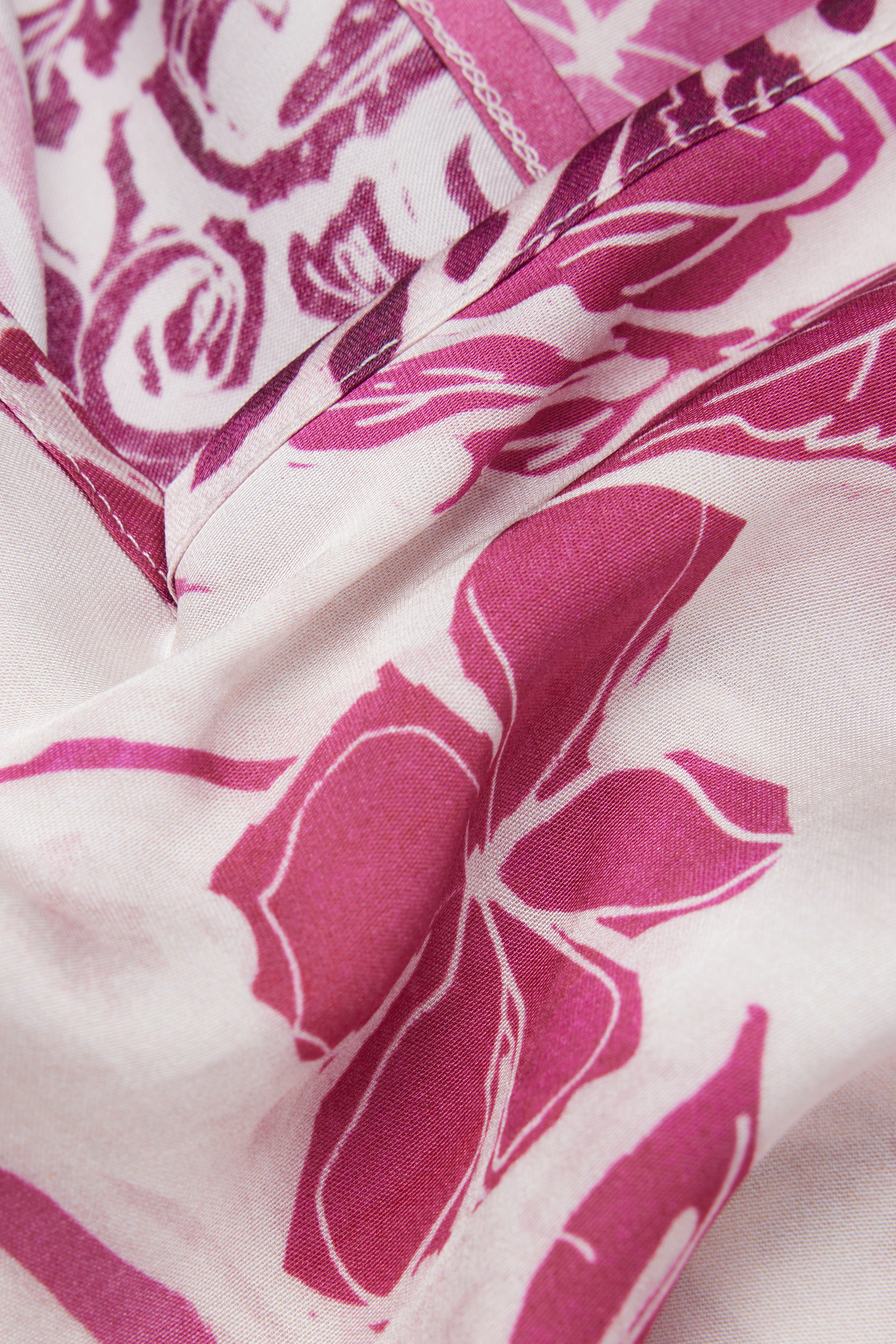 &ldquo;Brighten Your Day&rdquo; ビスコース サテン トップス