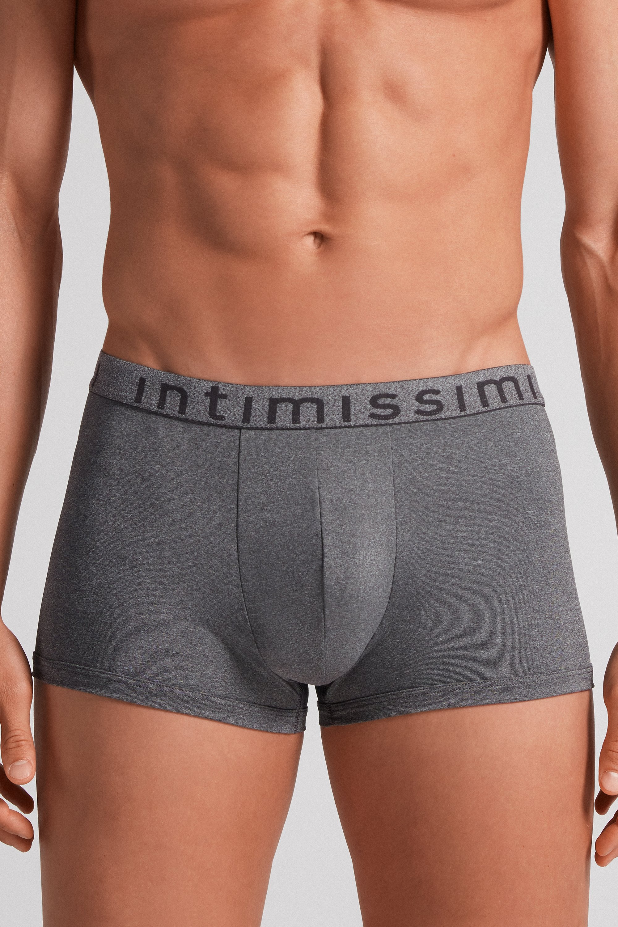 Intimissimi logo tag editorial photography. Image of underwear - 127486272