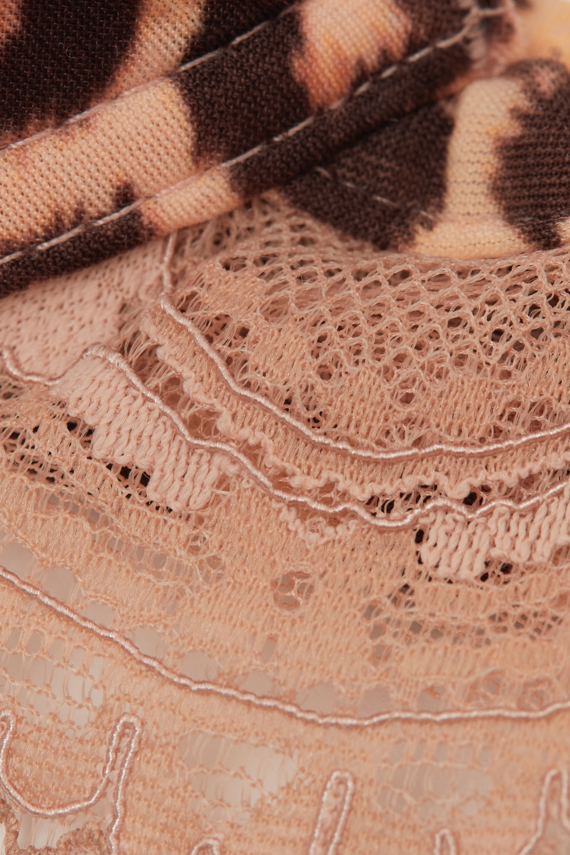 Pretty Savage Bellissima プッシュアップブラ